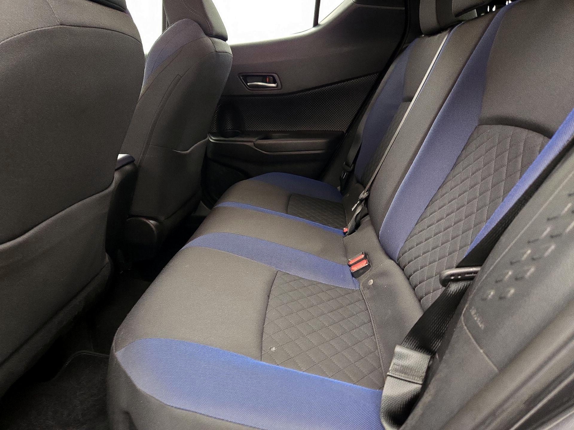 Thumbnail: 2021 Toyota C-HR - 20