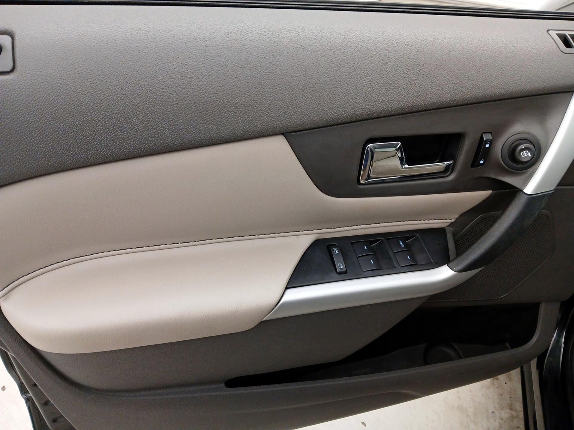 Thumbnail: 2014 Ford Edge - 12