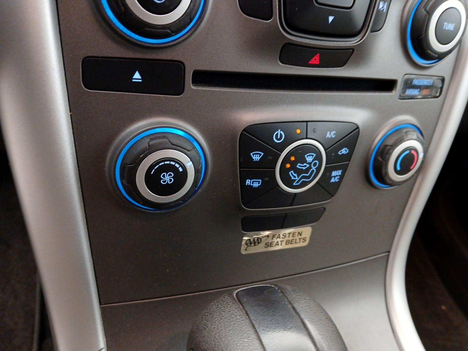 Thumbnail: 2014 Ford Edge - 15