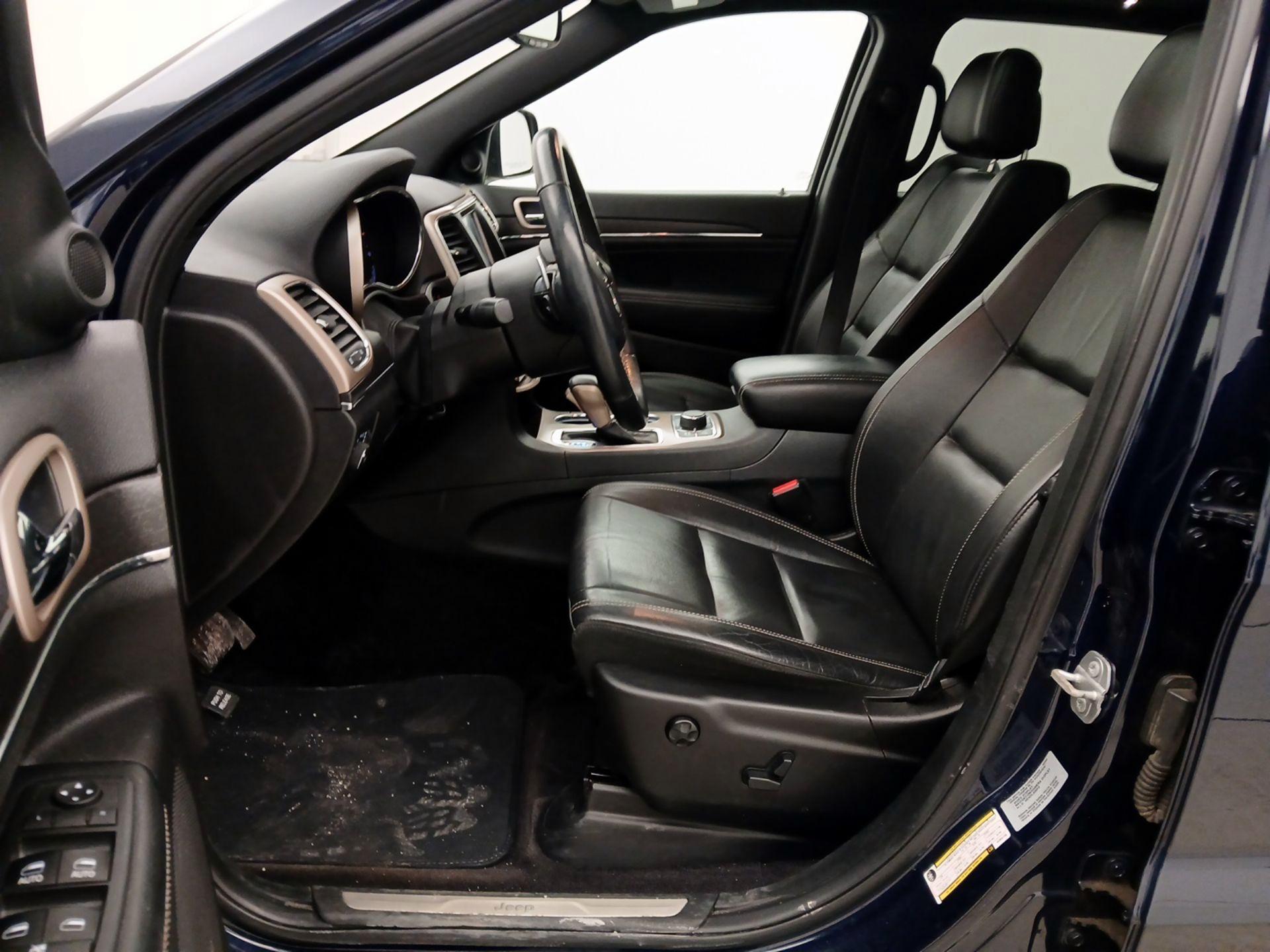 Thumbnail: 2017 Jeep Grand Cherokee - 11