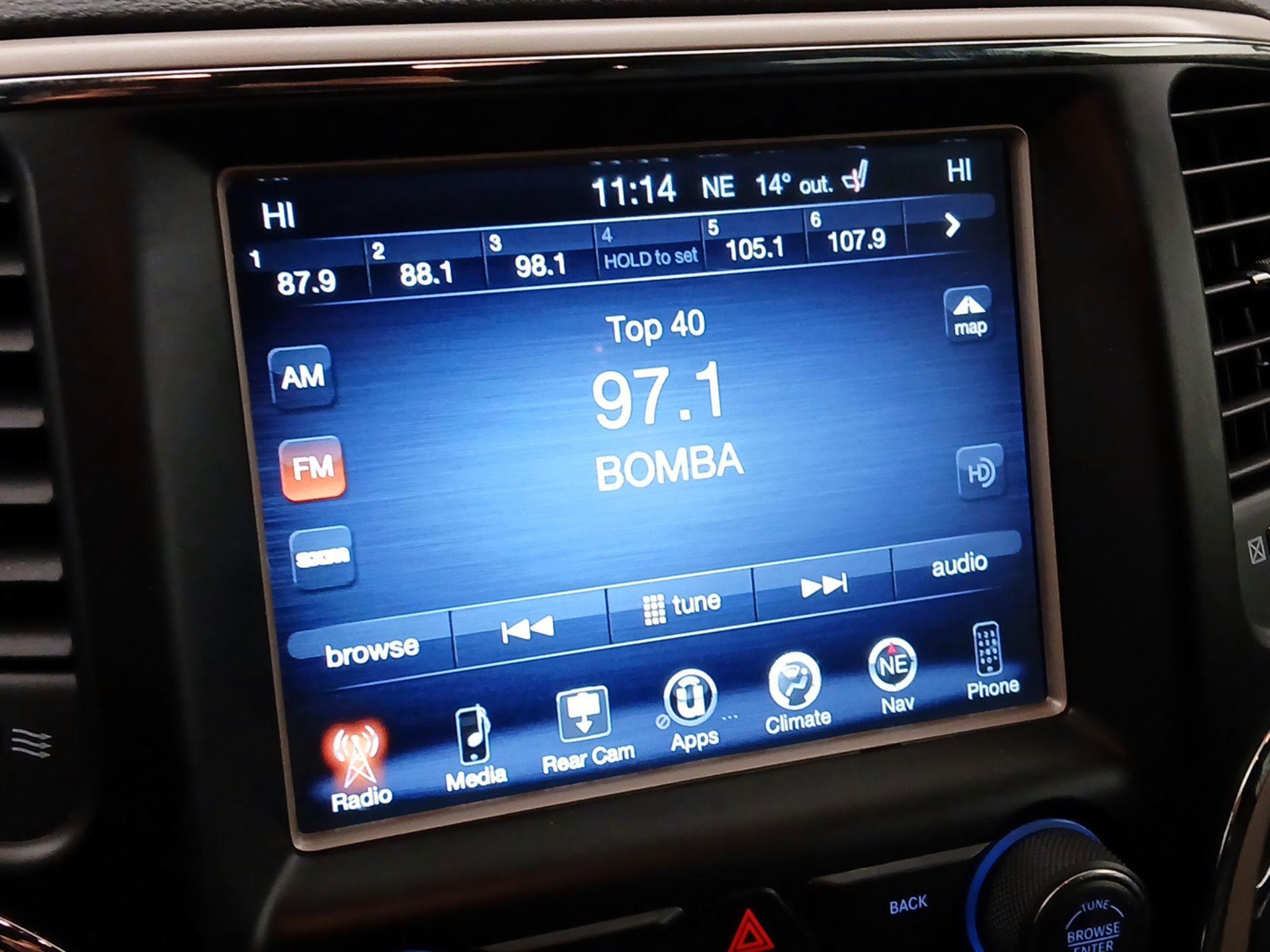 Thumbnail: 2017 Jeep Grand Cherokee - 16