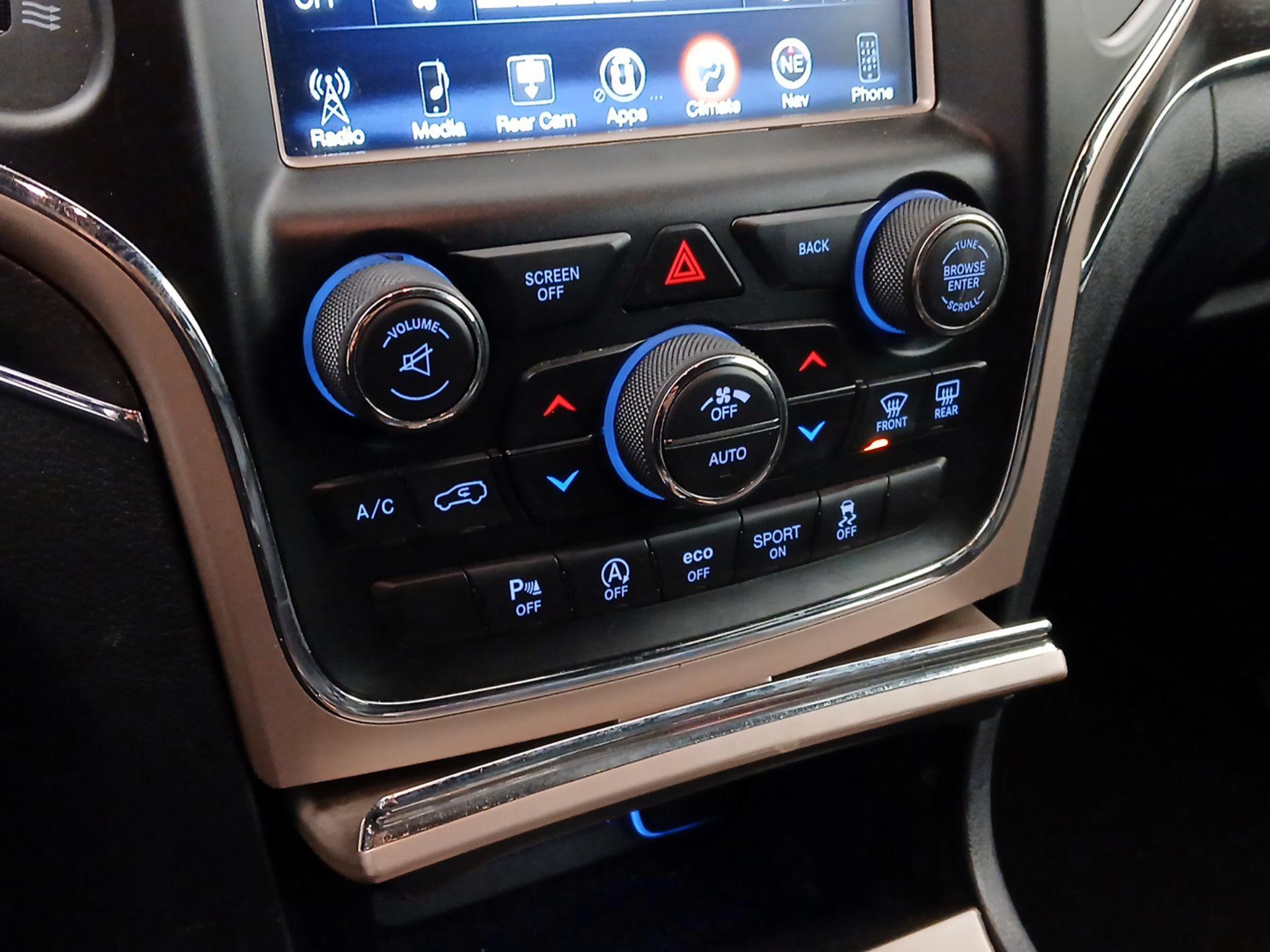 Thumbnail: 2017 Jeep Grand Cherokee - 17