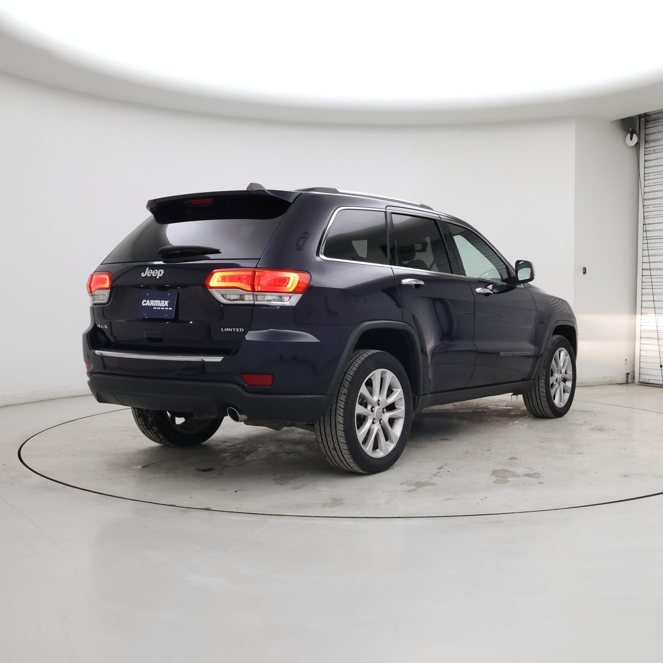 Thumbnail: 2017 Jeep Grand Cherokee - 8