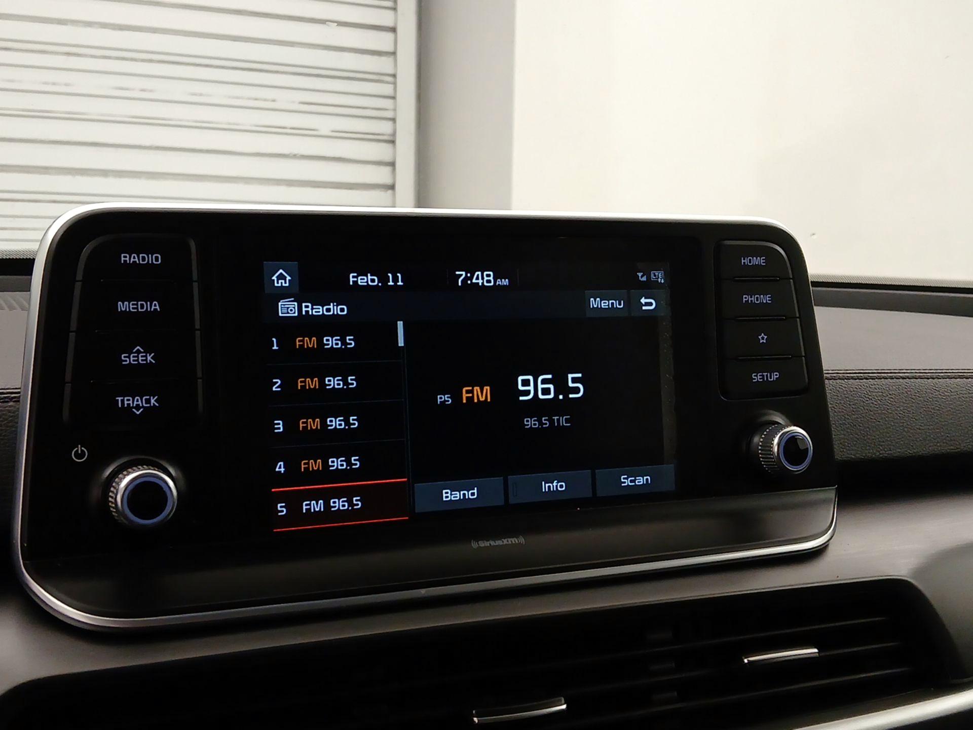 Thumbnail: 2020 Kia Telluride - 15