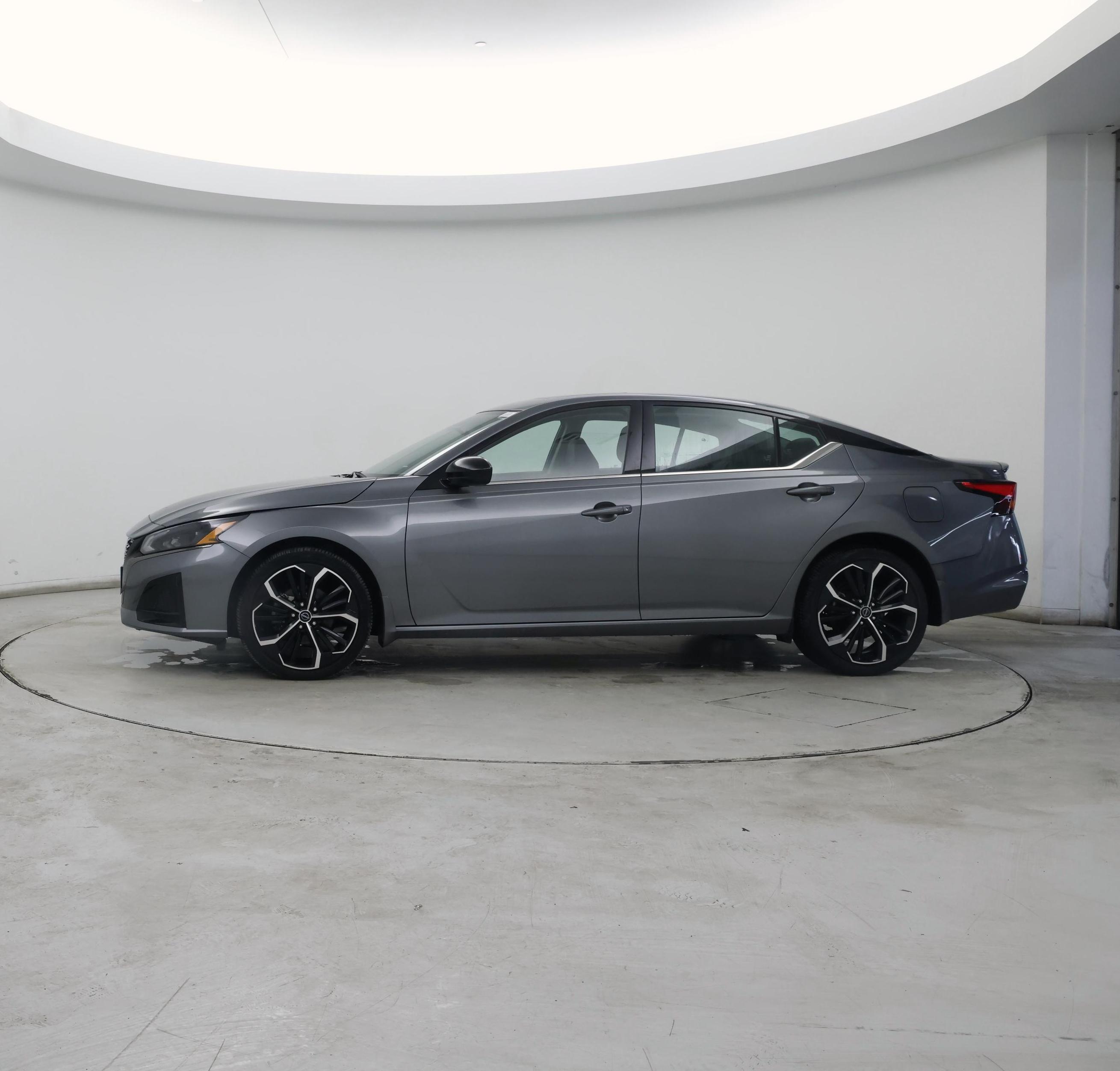 Thumbnail: 2023 Nissan Altima - 3