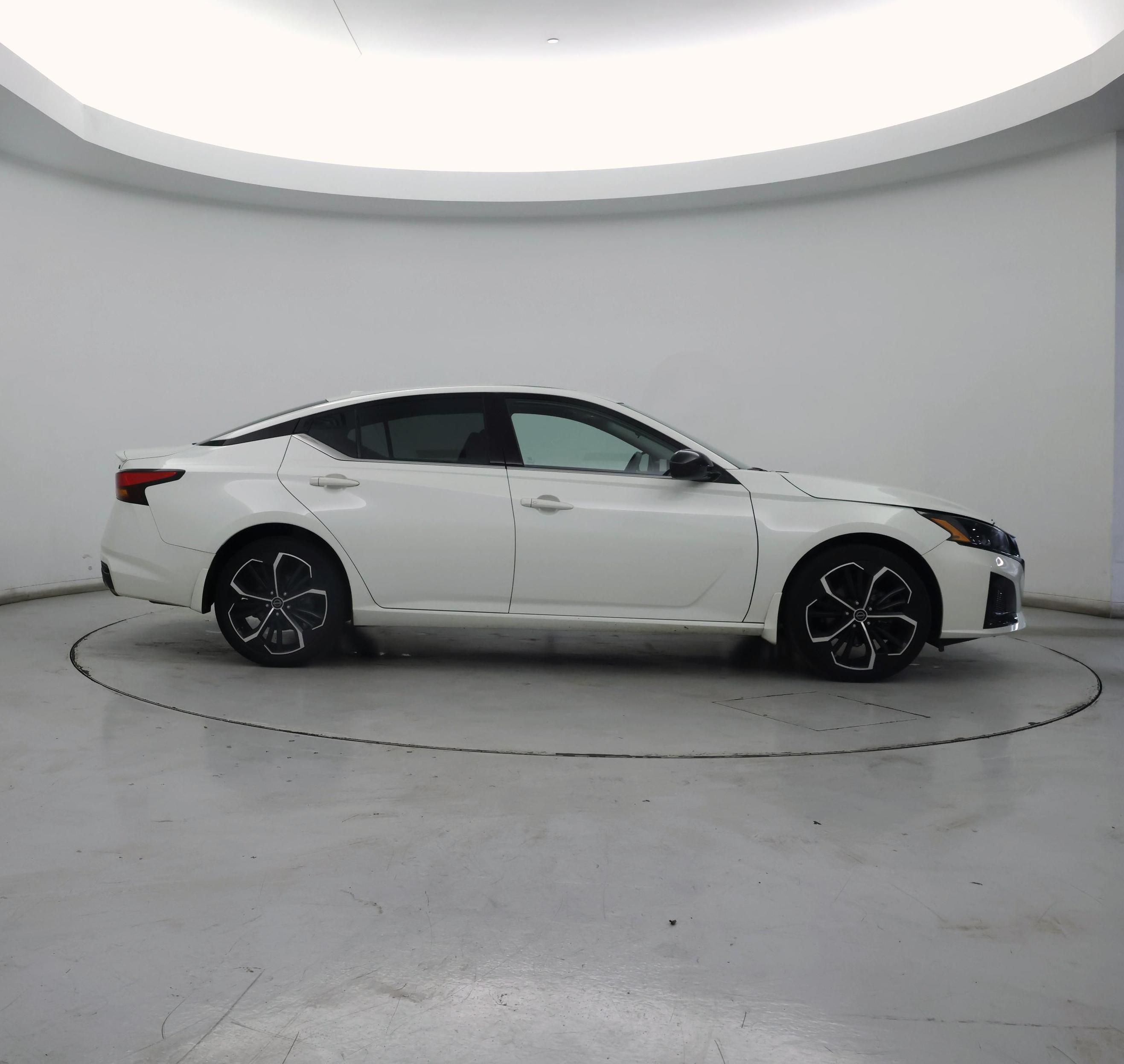 Thumbnail: 2023 Nissan Altima - 7