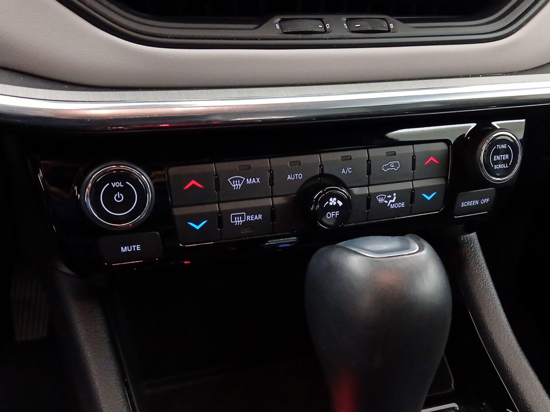 Thumbnail: 2023 Jeep Compass - 16