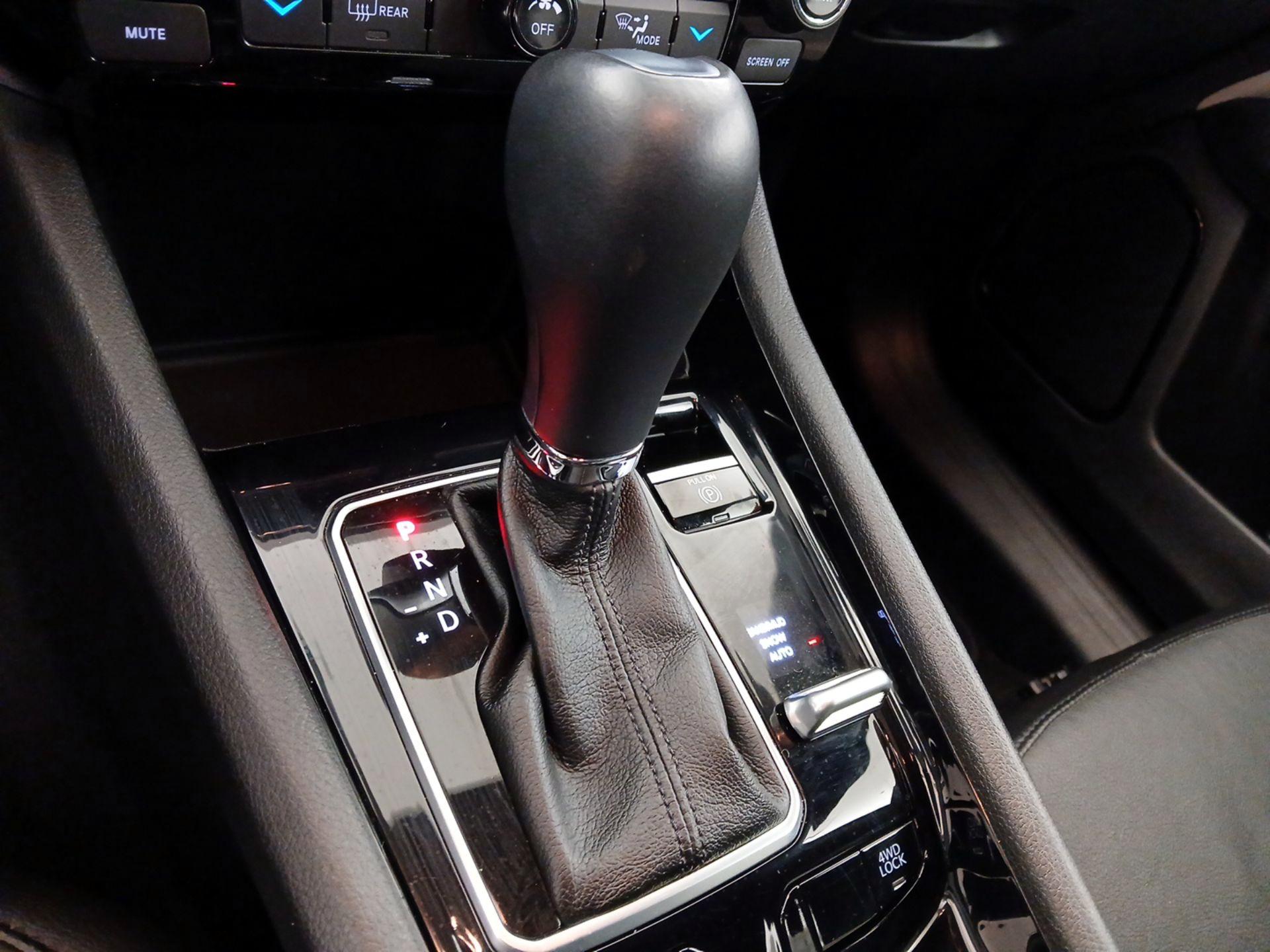 Thumbnail: 2023 Jeep Compass - 17