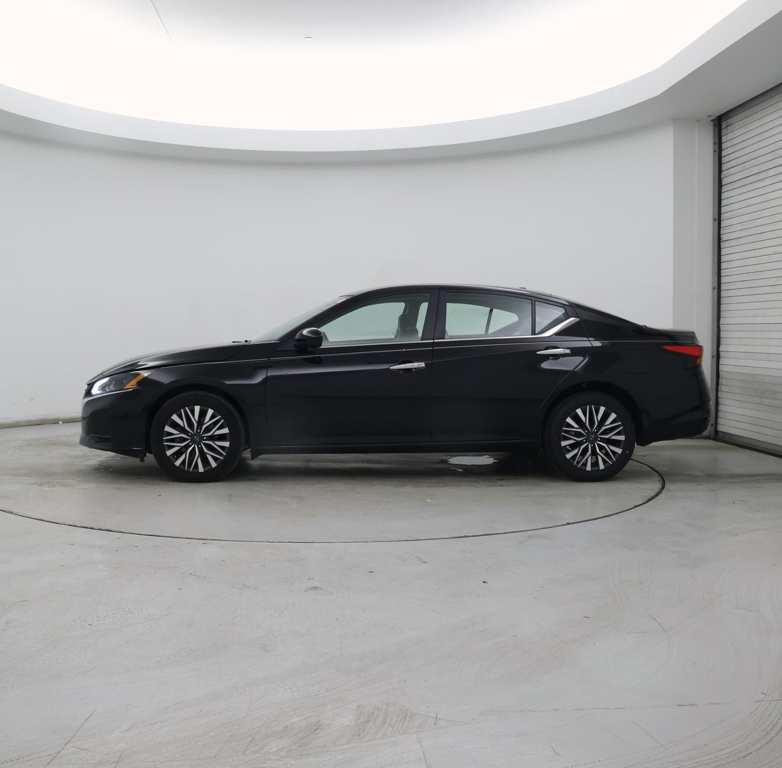 Thumbnail: 2023 Nissan Altima - 3