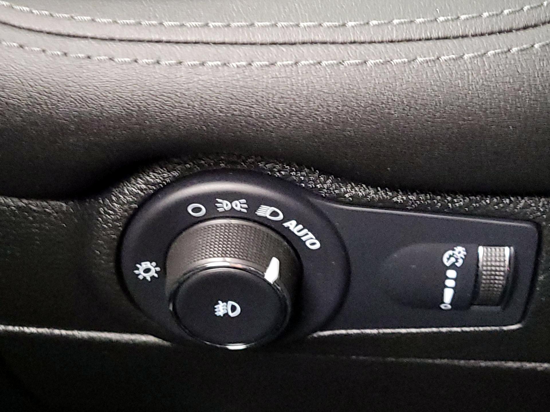 Thumbnail: 2022 Dodge Durango - 13