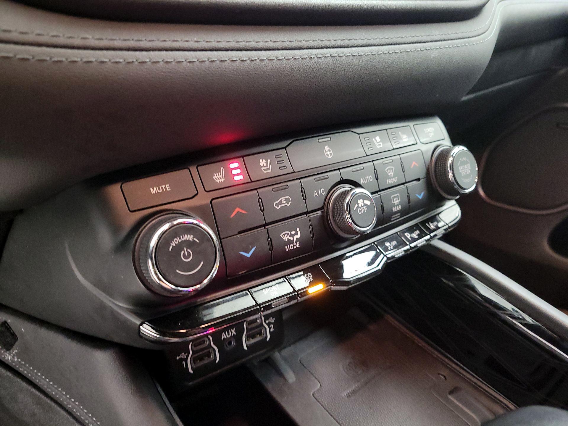 Thumbnail: 2022 Dodge Durango - 17