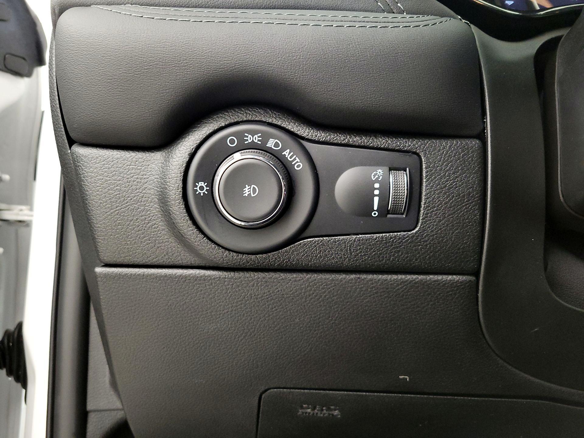 Thumbnail: 2022 Dodge Durango - 13