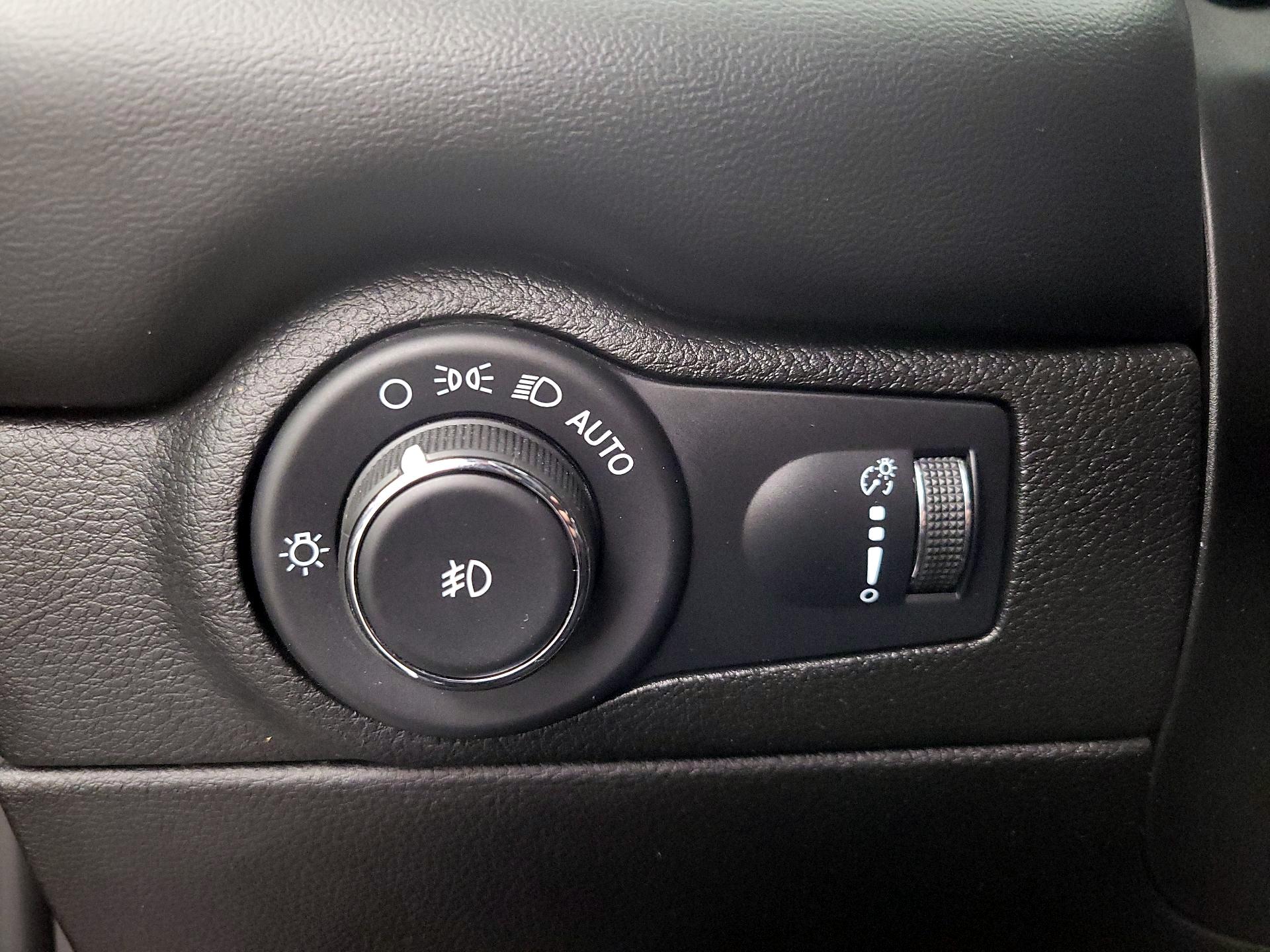 Thumbnail: 2022 Dodge Durango - 13