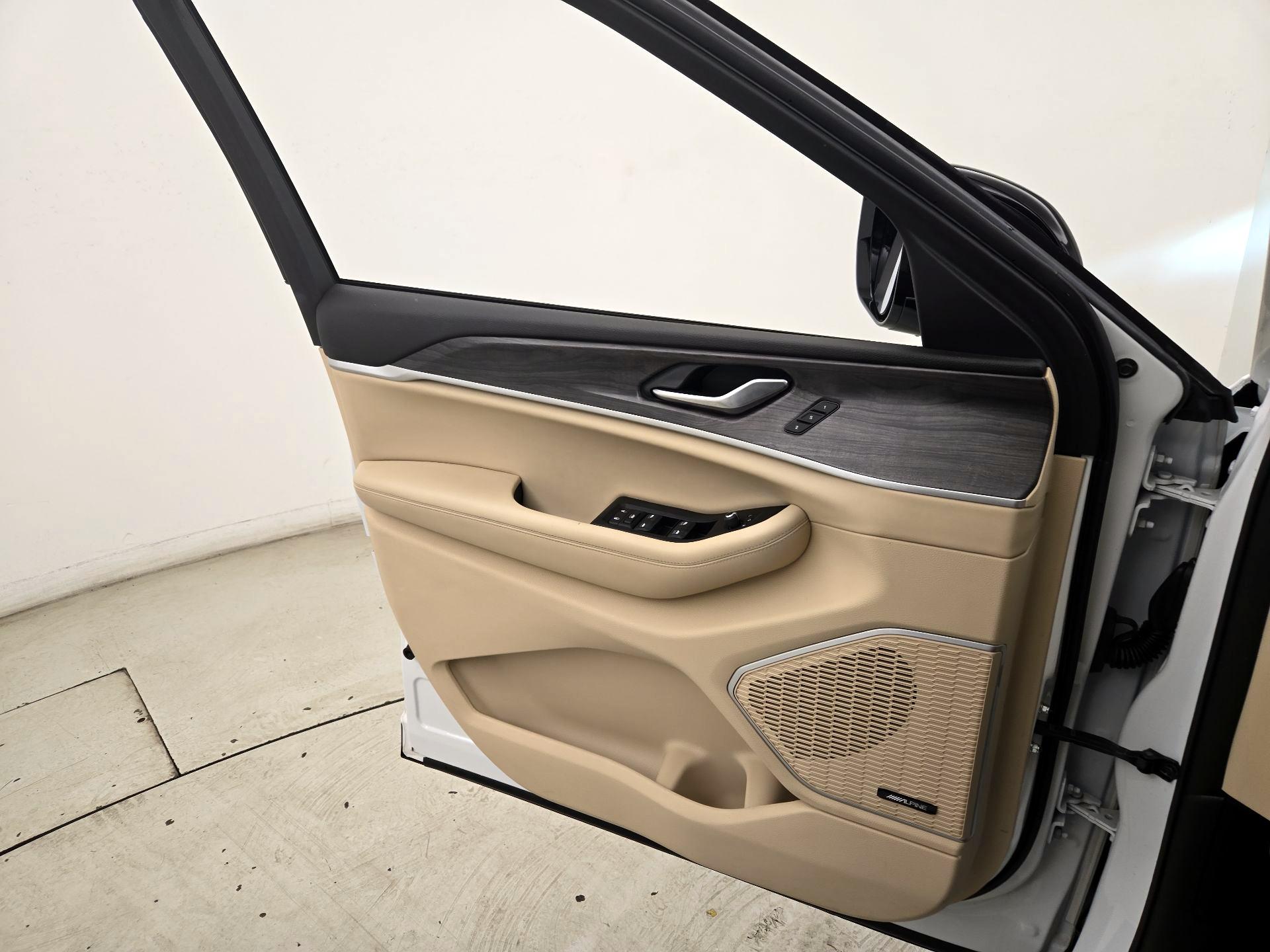 Thumbnail: 2022 Jeep Grand Cherokee L - 12