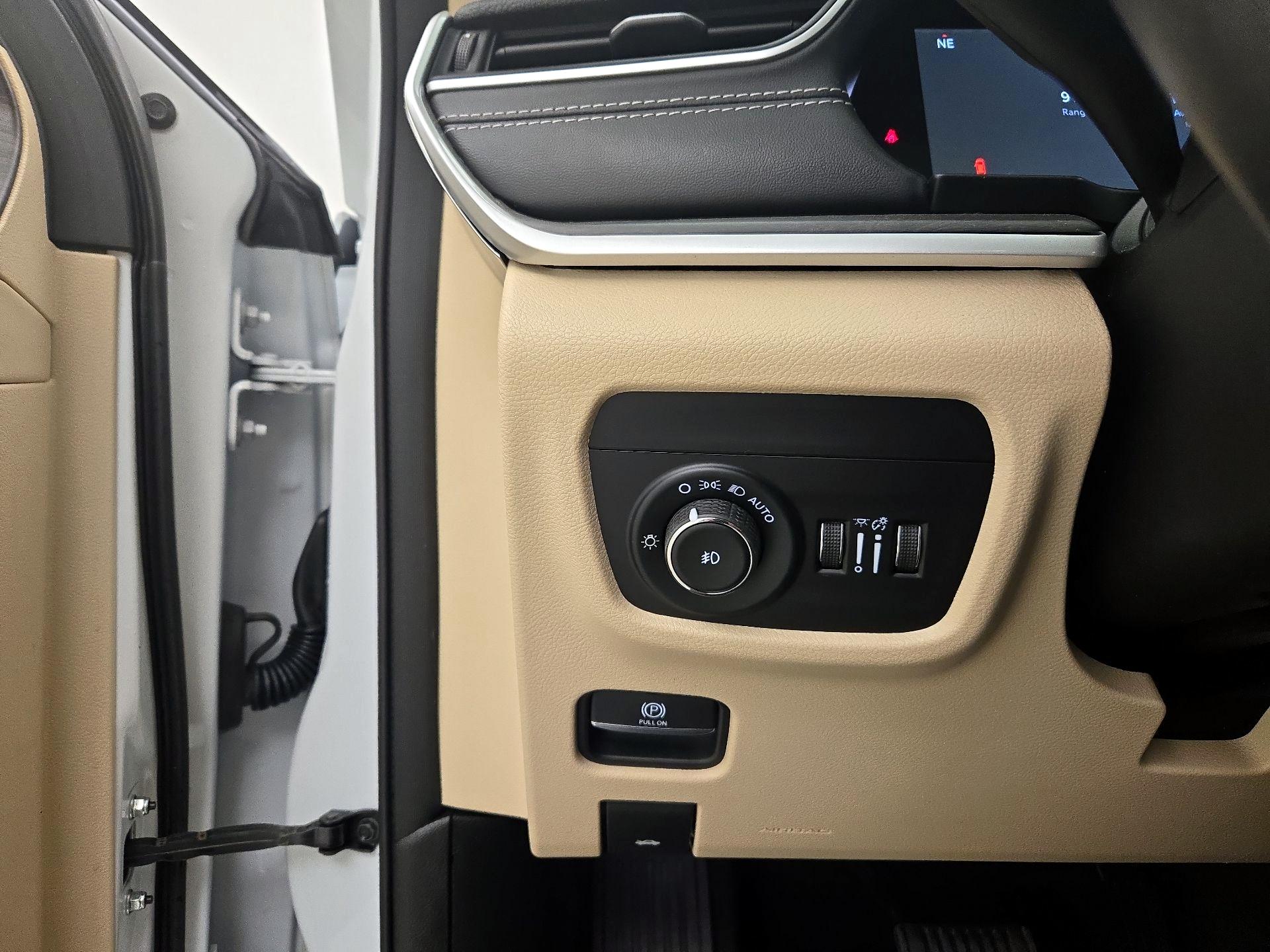 Thumbnail: 2022 Jeep Grand Cherokee L - 13