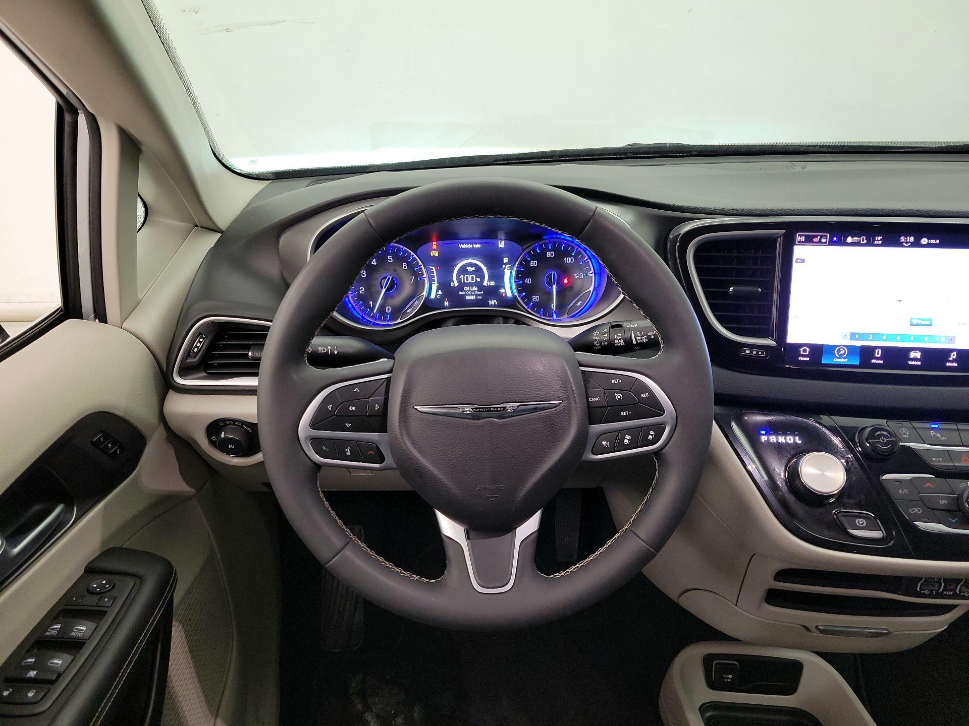 Thumbnail: 2024 Chrysler Pacifica - 10