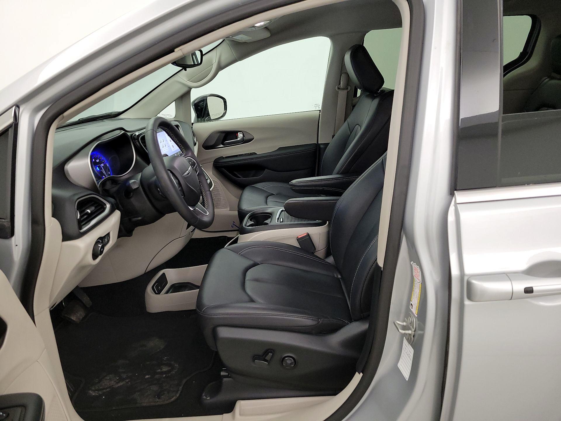 Thumbnail: 2024 Chrysler Pacifica - 11