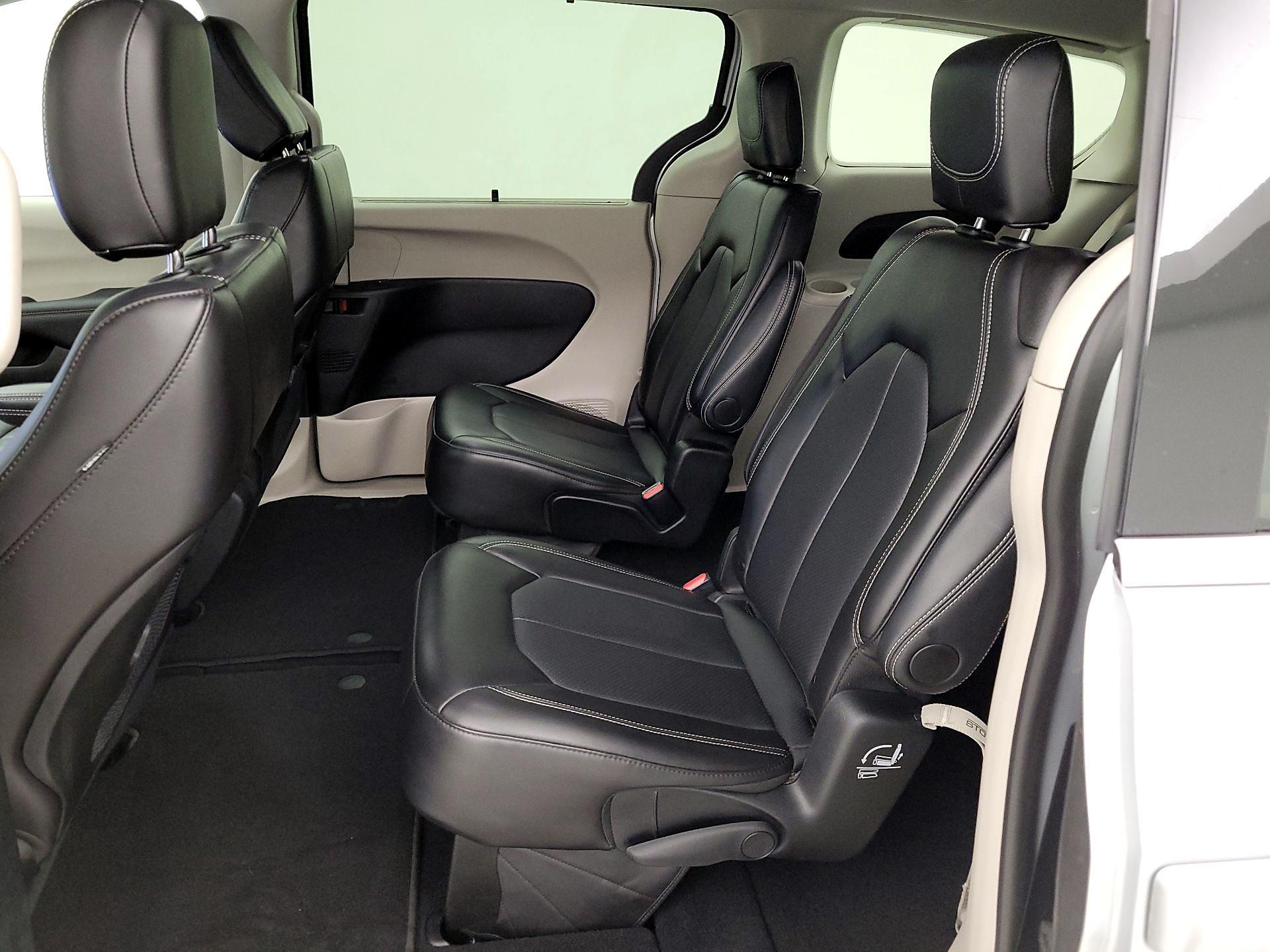 Thumbnail: 2024 Chrysler Pacifica - 19