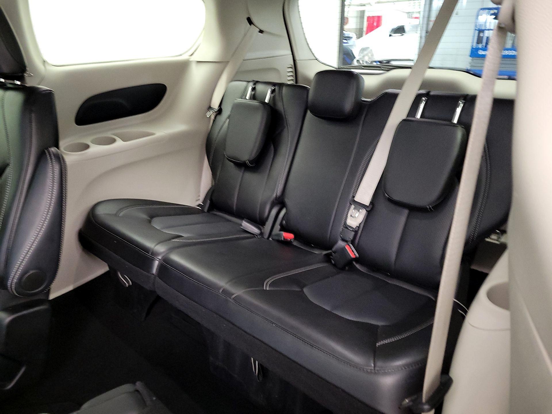 Thumbnail: 2024 Chrysler Pacifica - 20