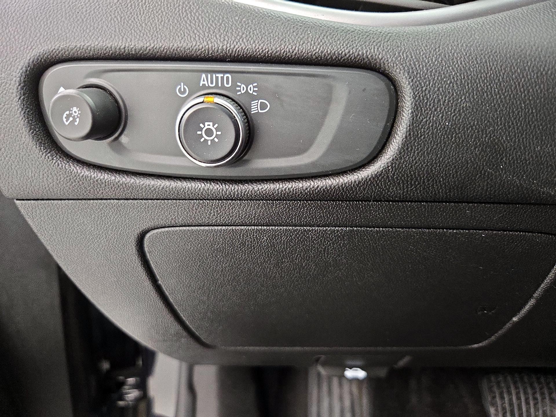 Thumbnail: 2023 Chevrolet Malibu - 13