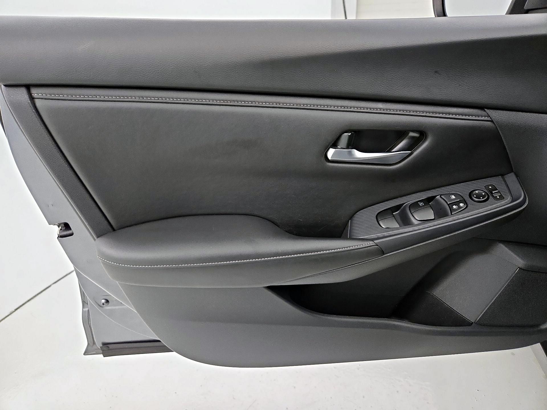 Thumbnail: 2023 Nissan Sentra - 12