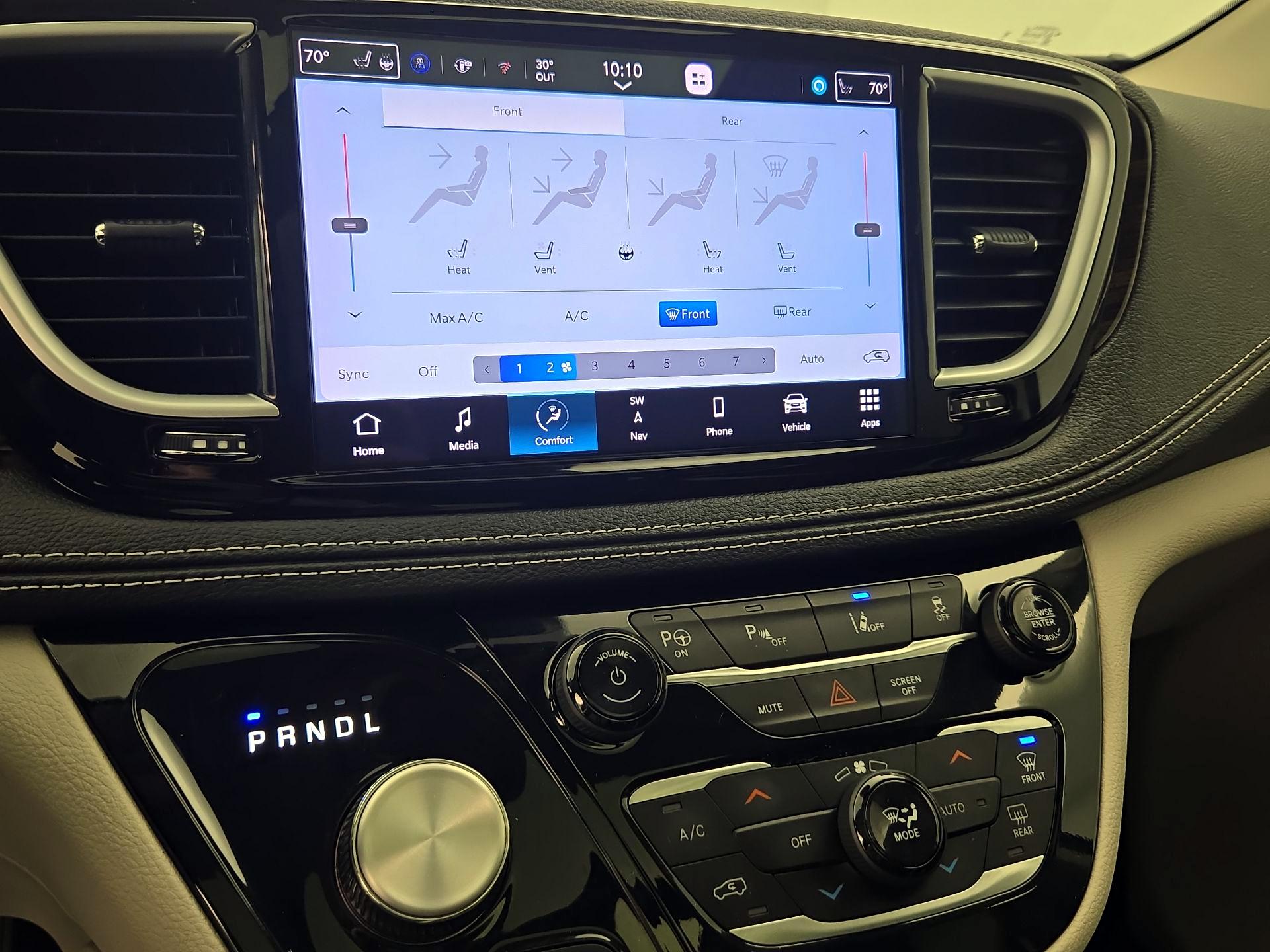 Thumbnail: 2023 Chrysler Pacifica - 17