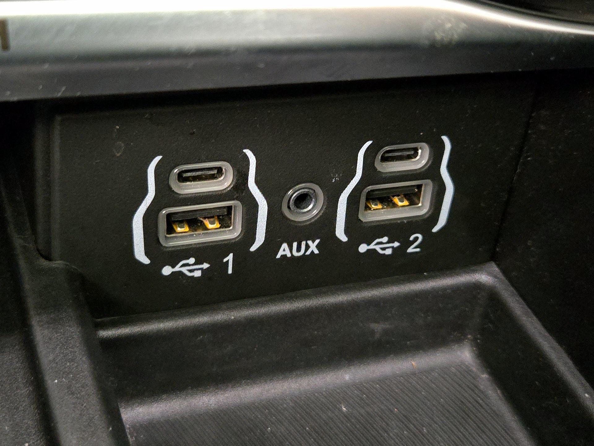 Thumbnail: 2023 Chrysler Pacifica - 19