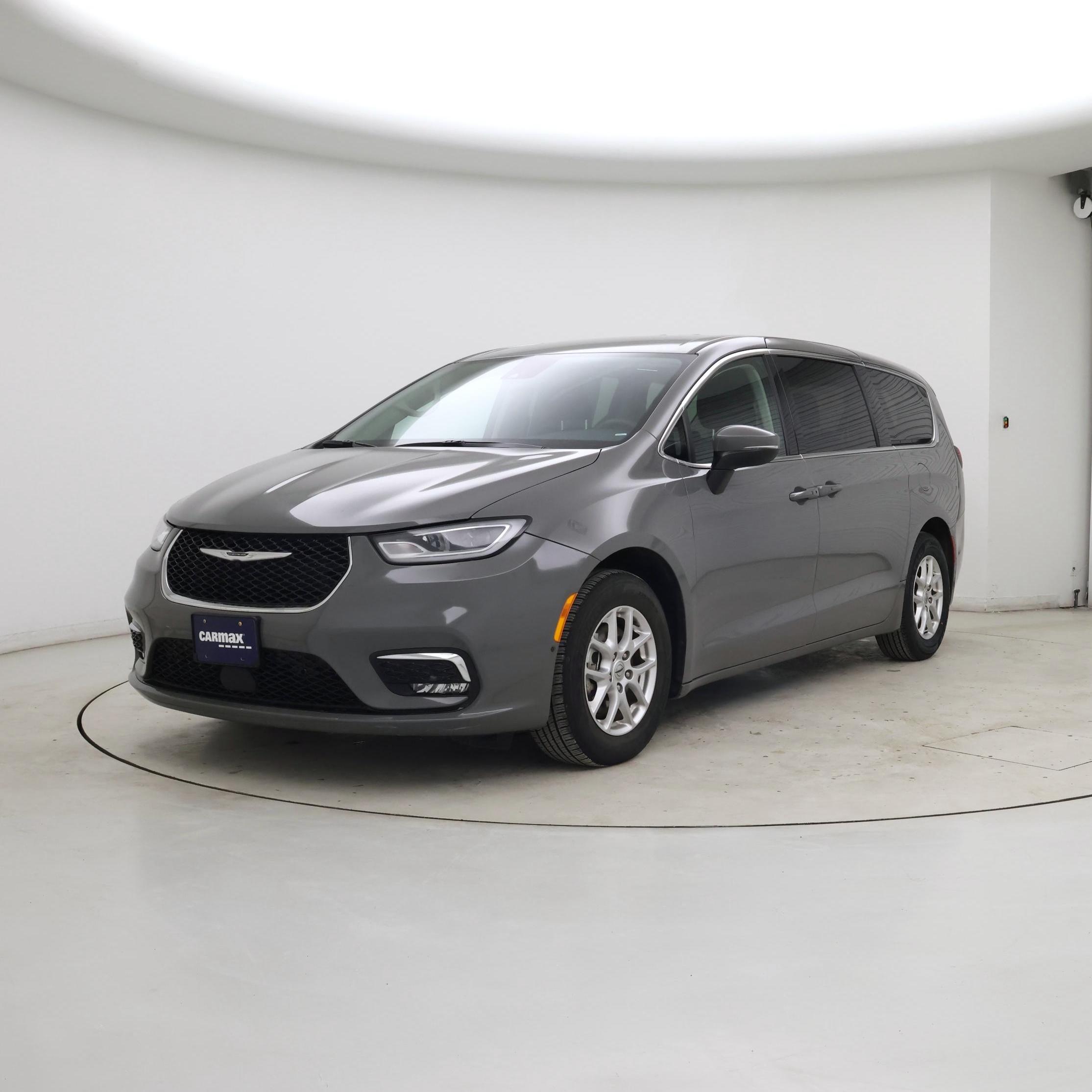 Thumbnail: 2023 Chrysler Pacifica - 4