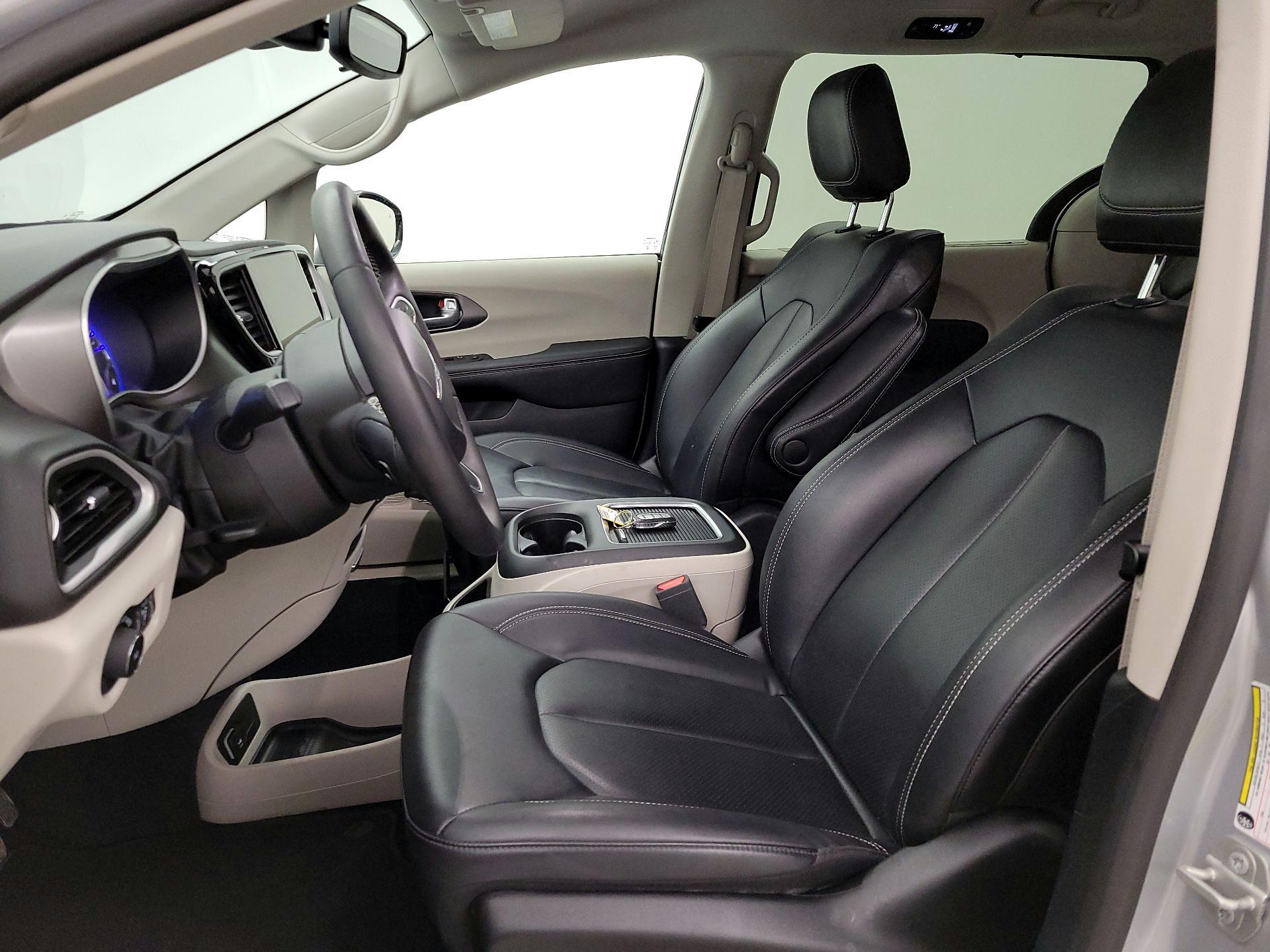 Thumbnail: 2024 Chrysler Pacifica - 11