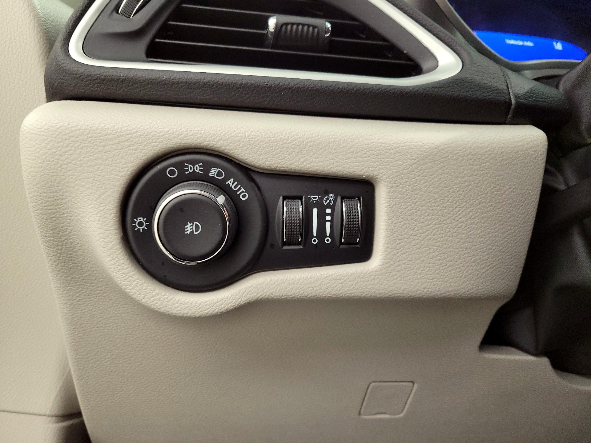 Thumbnail: 2024 Chrysler Pacifica - 13