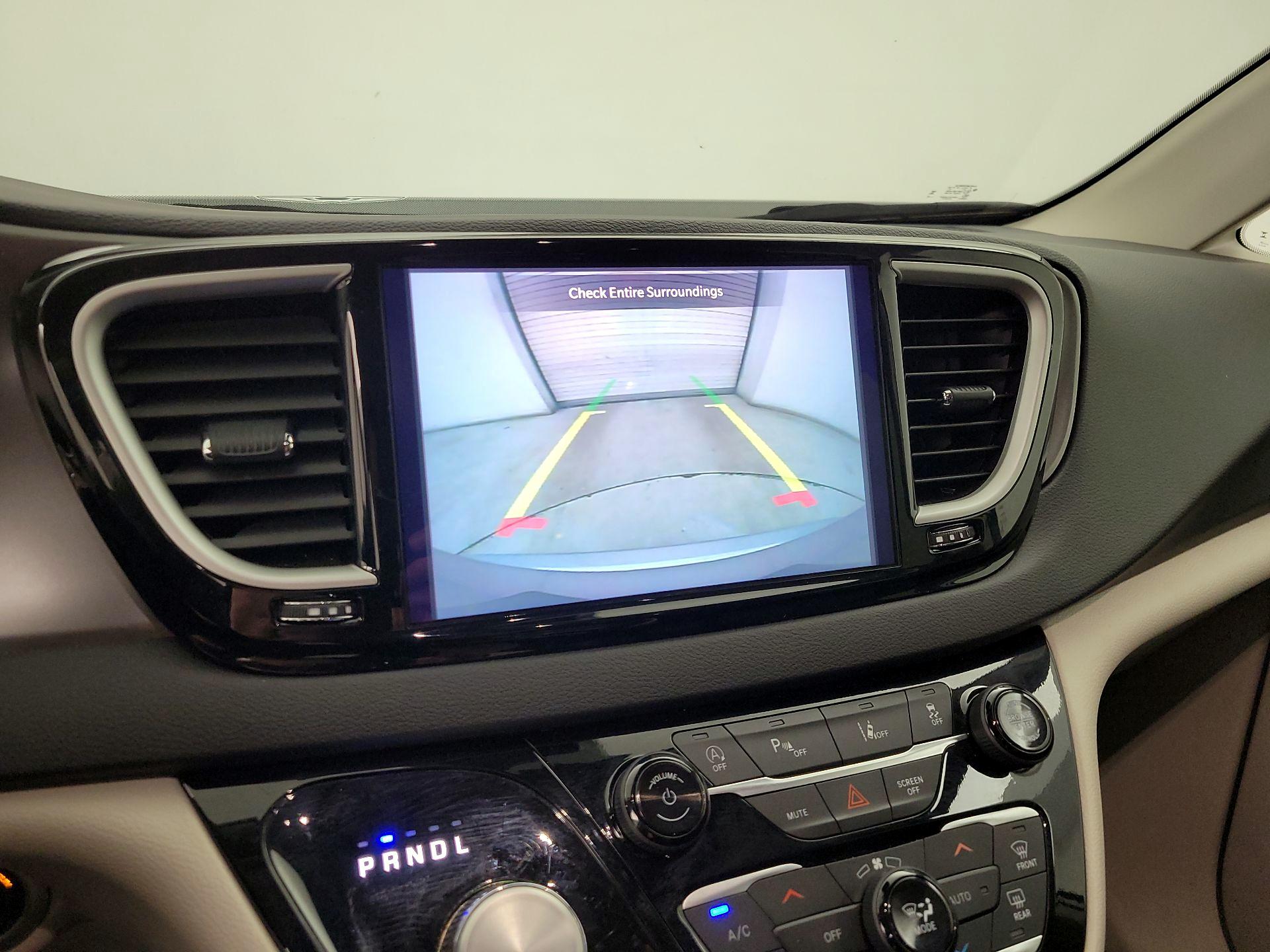 Thumbnail: 2024 Chrysler Pacifica - 14