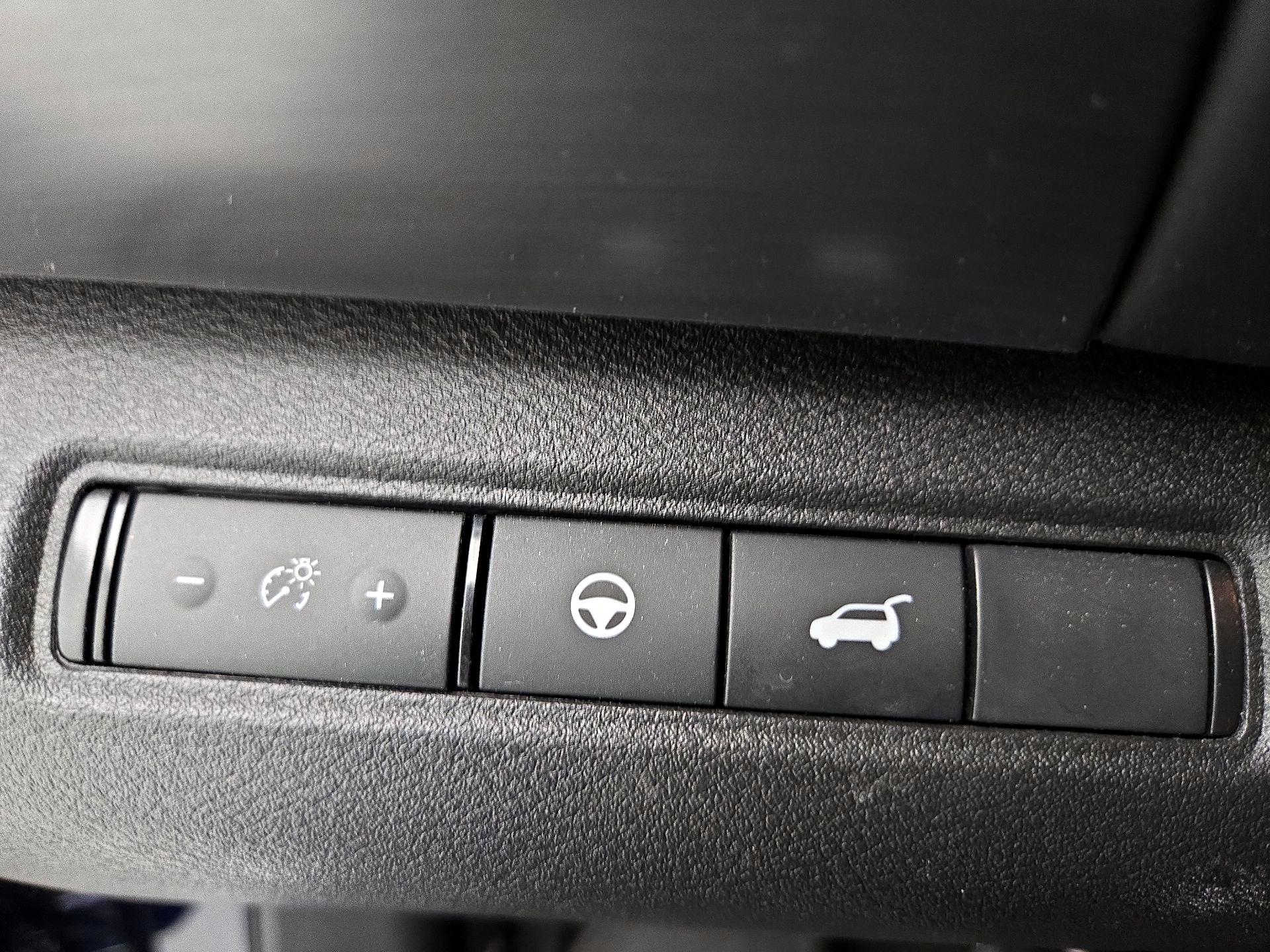 Thumbnail: 2023 Nissan Pathfinder - 13