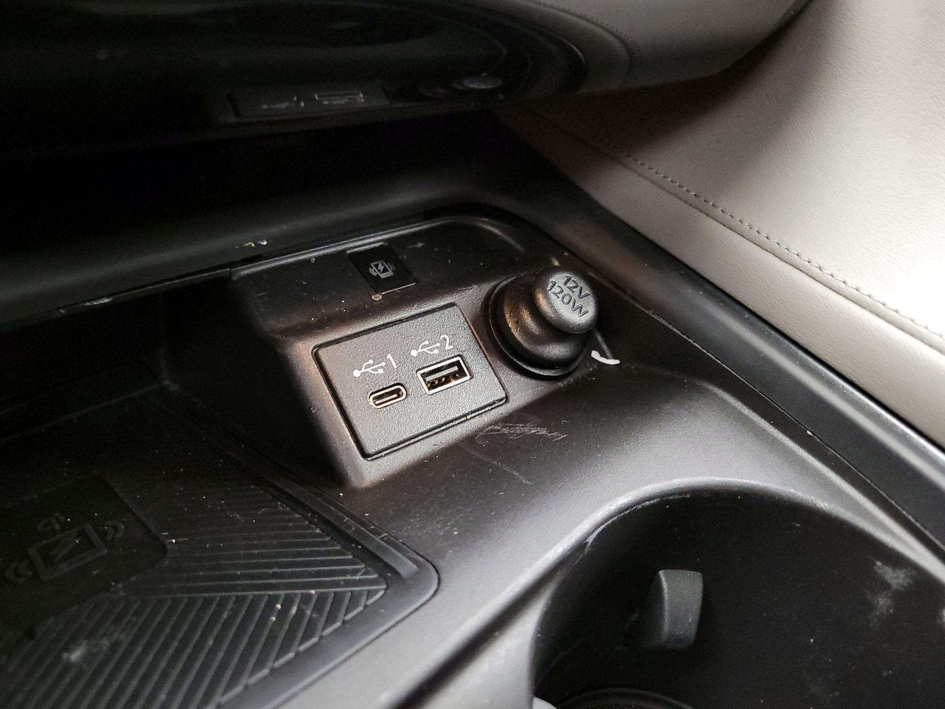 Thumbnail: 2023 INFINITI QX50 - 17