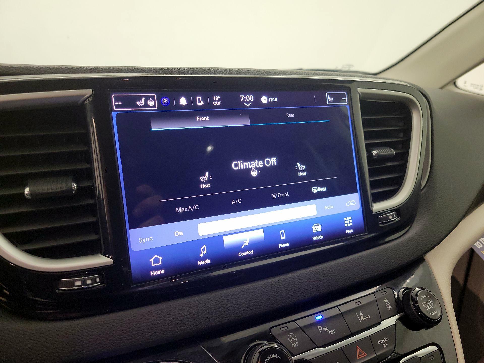 Thumbnail: 2024 Chrysler Pacifica - 16