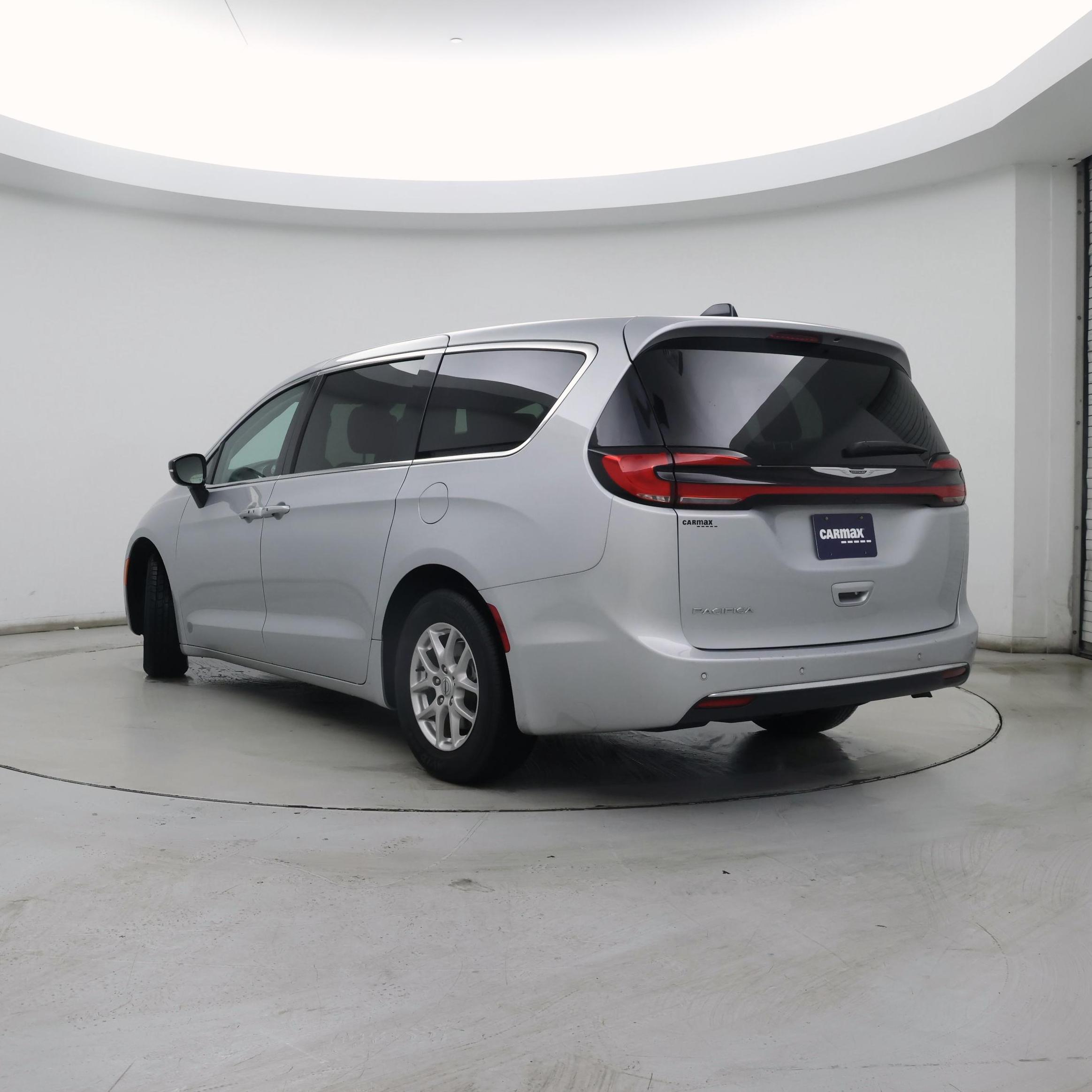 Thumbnail: 2024 Chrysler Pacifica - 2