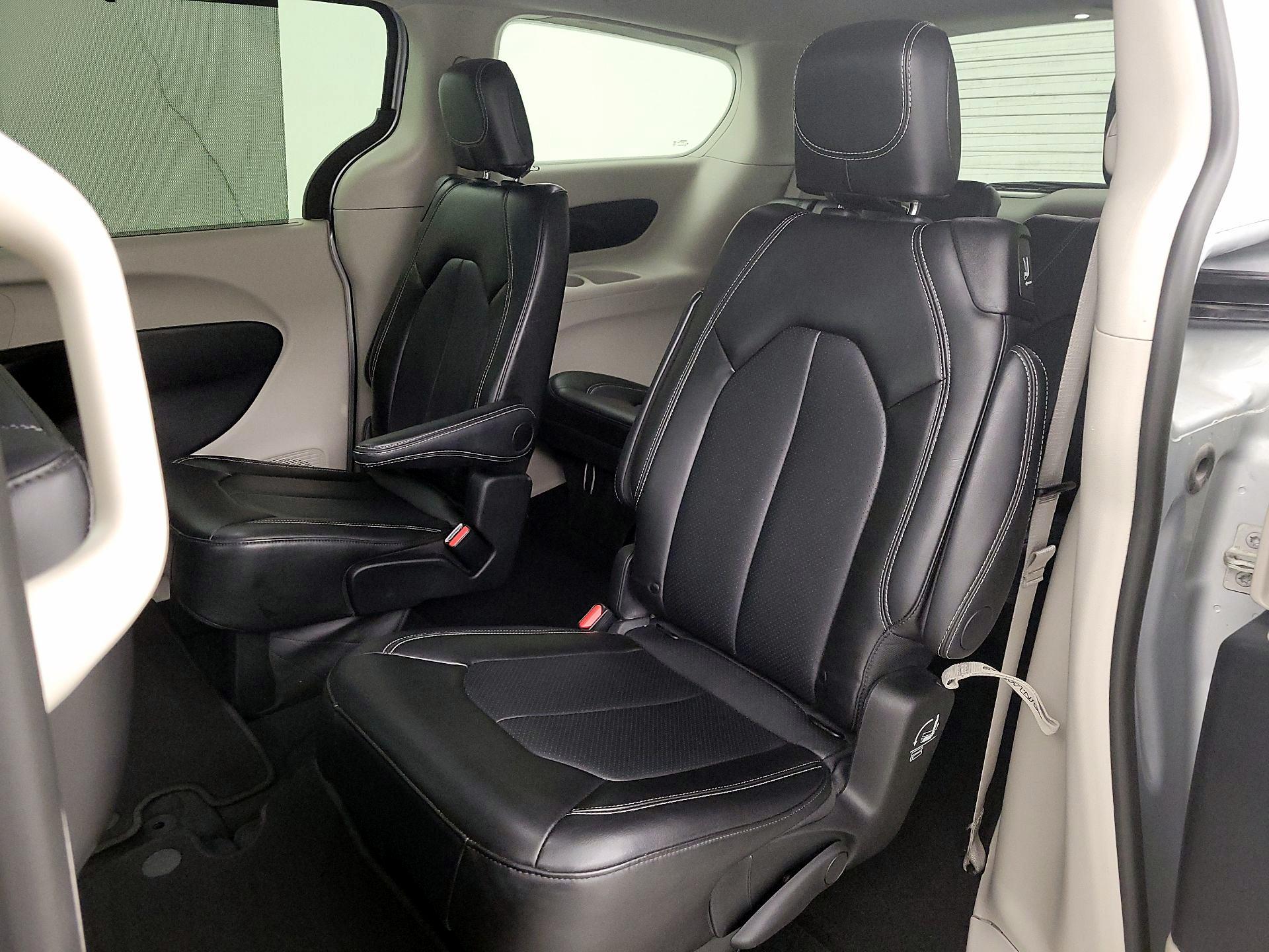 Thumbnail: 2024 Chrysler Pacifica - 19