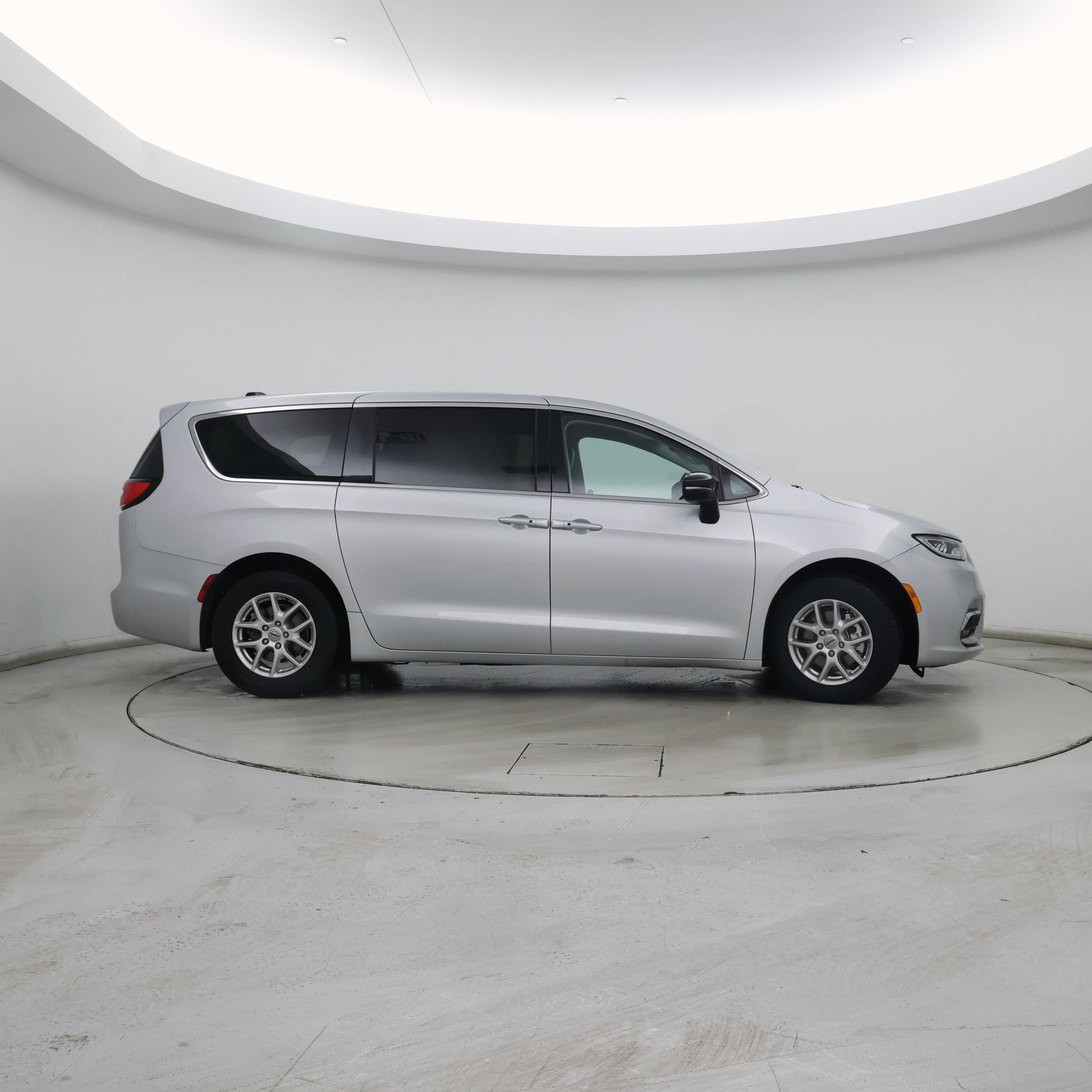 Thumbnail: 2024 Chrysler Pacifica - 7