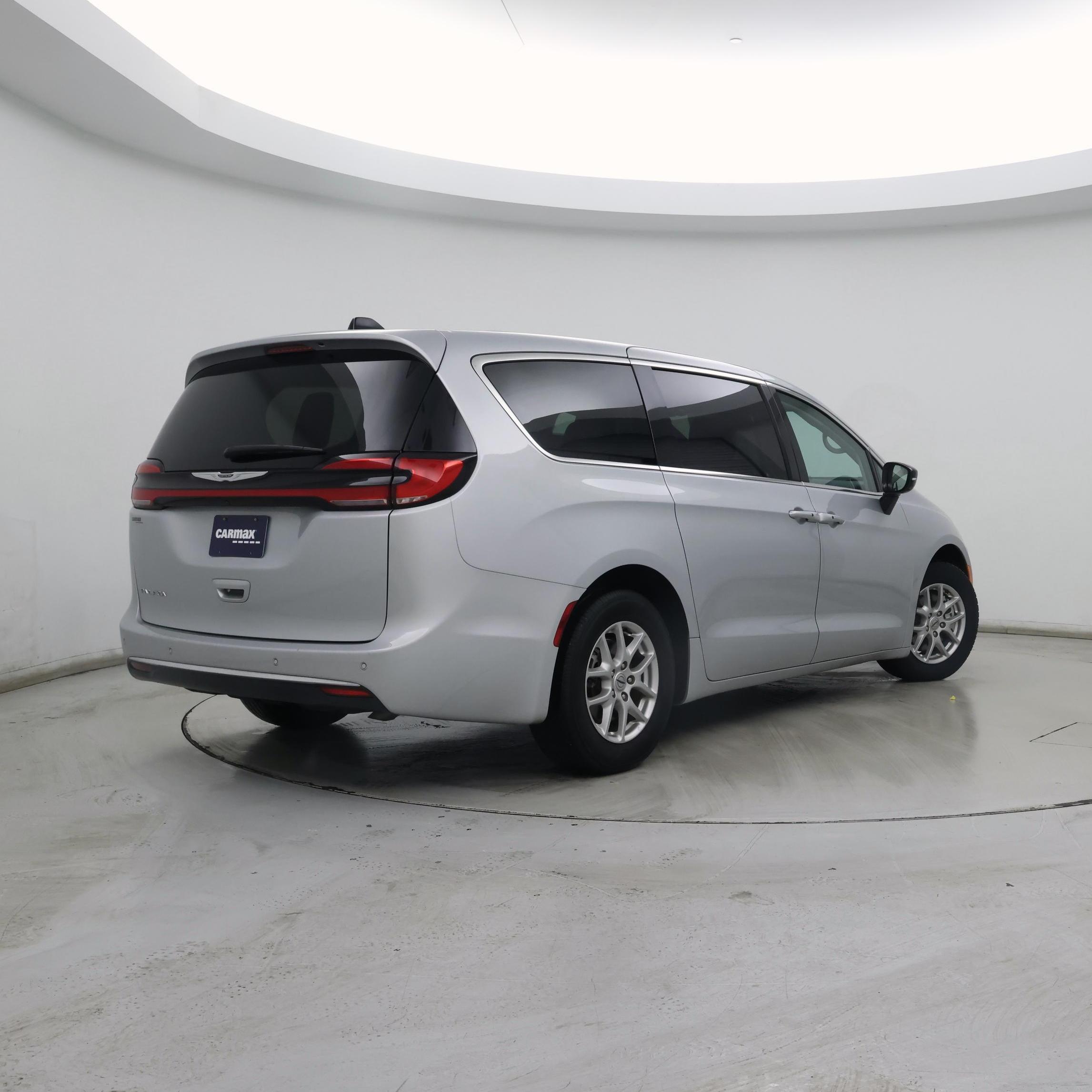 Thumbnail: 2024 Chrysler Pacifica - 8