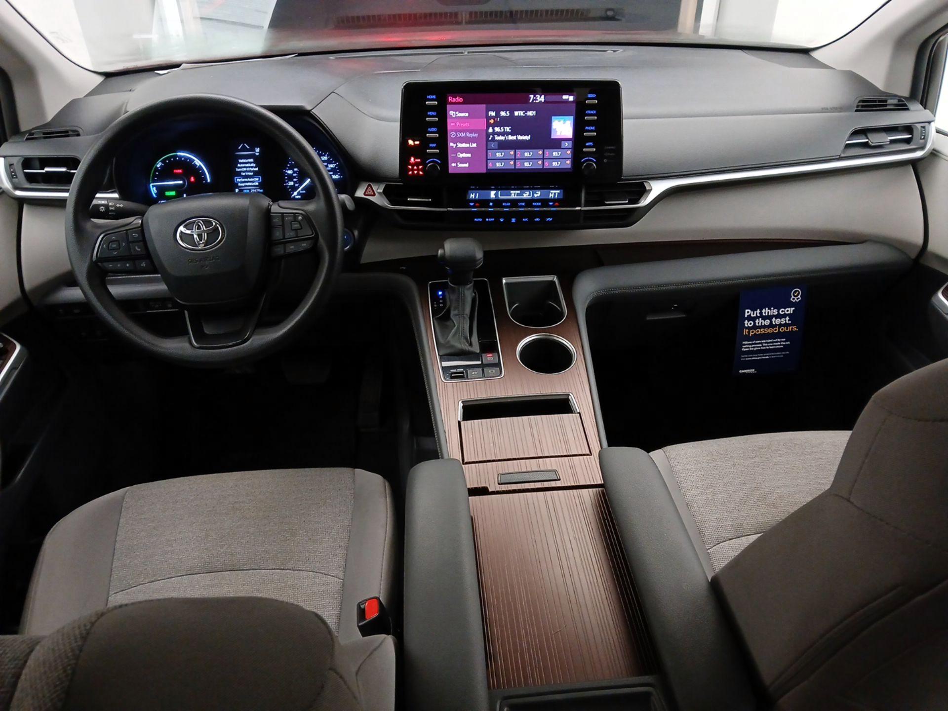 Thumbnail: 2024 Toyota Sienna - 9