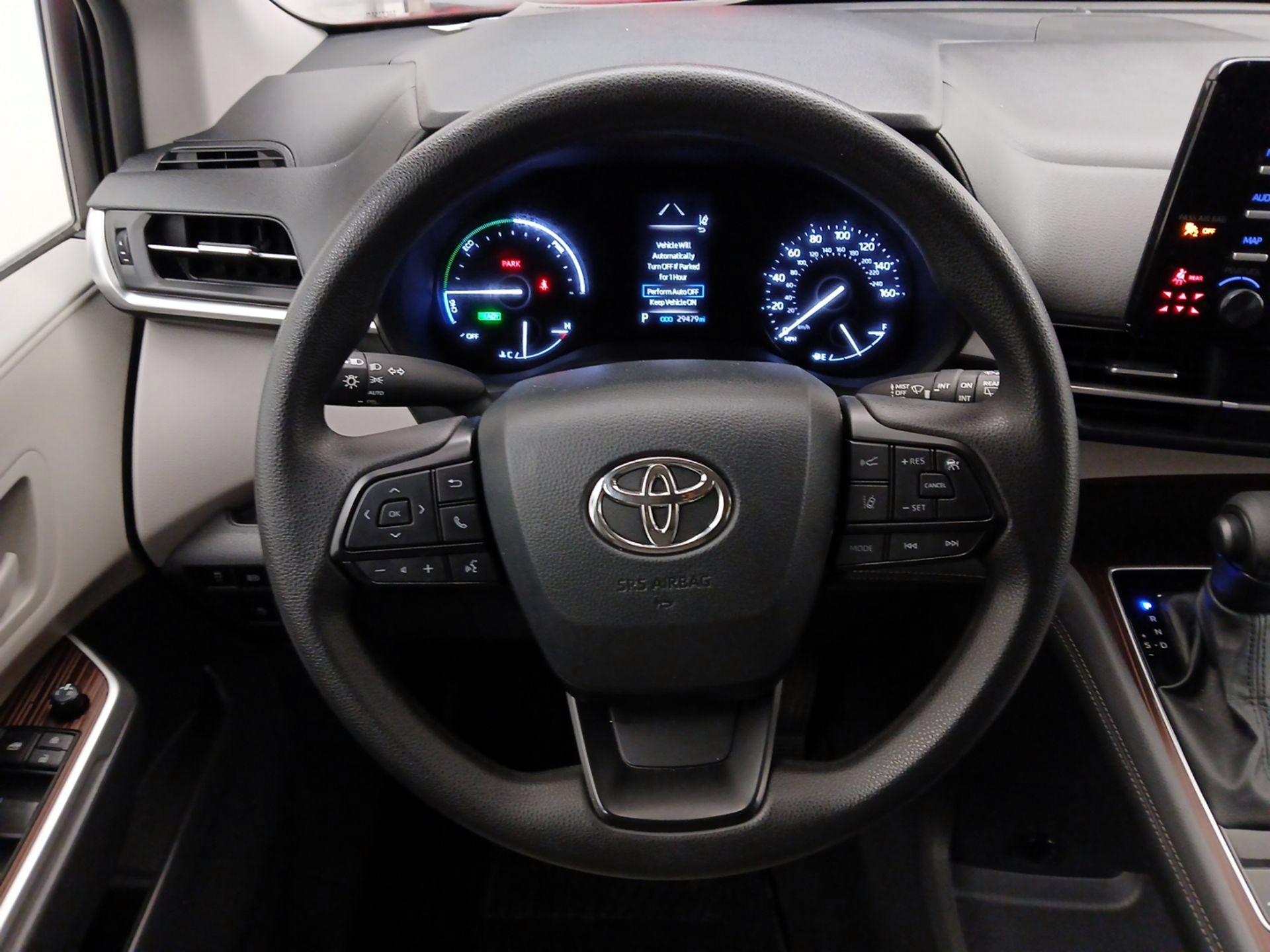 Thumbnail: 2024 Toyota Sienna - 10