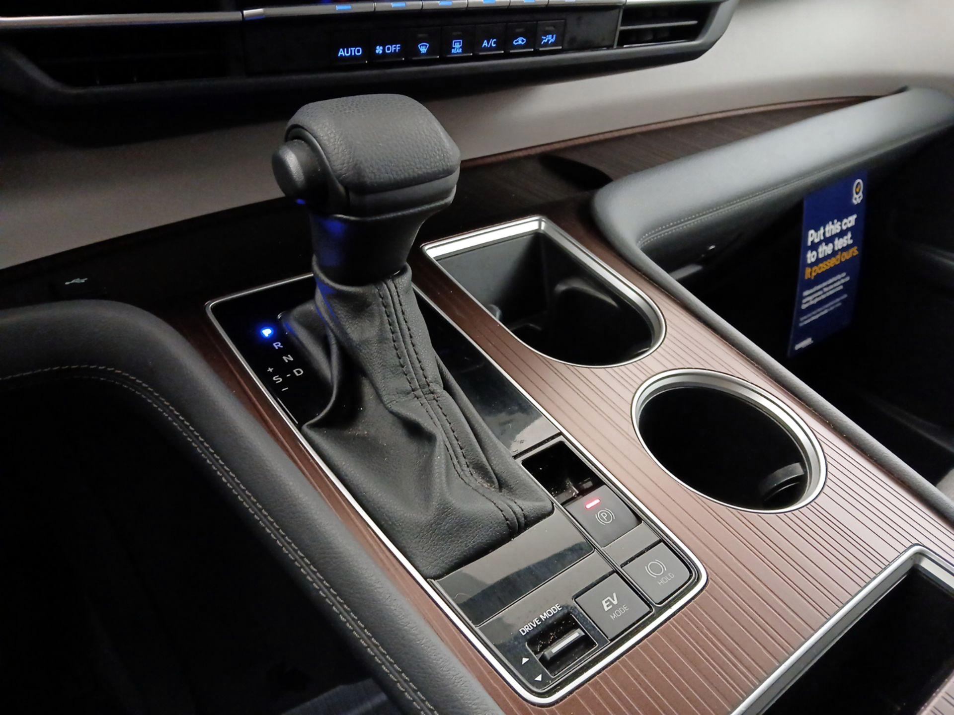 Thumbnail: 2024 Toyota Sienna - 17