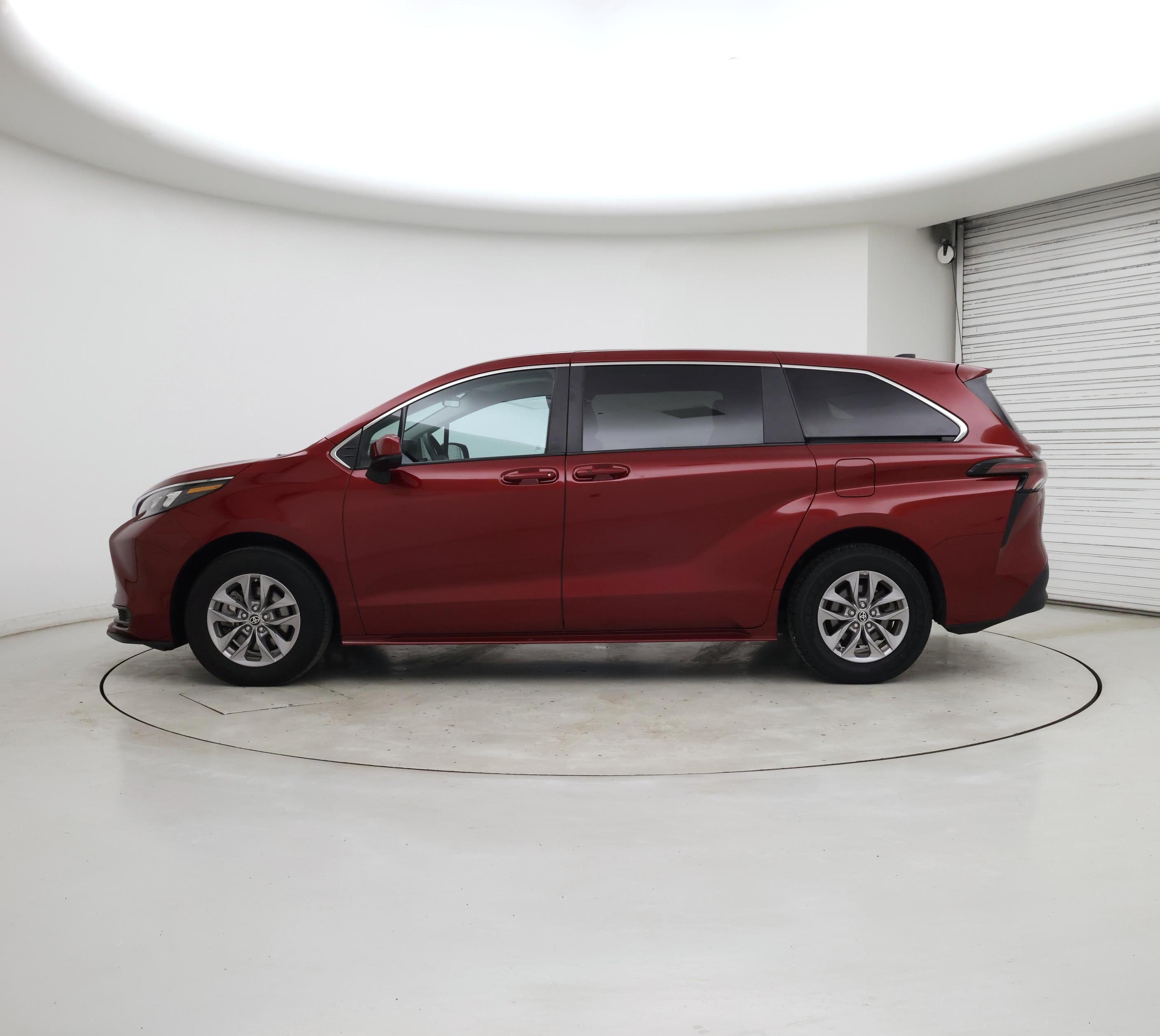 Thumbnail: 2024 Toyota Sienna - 3