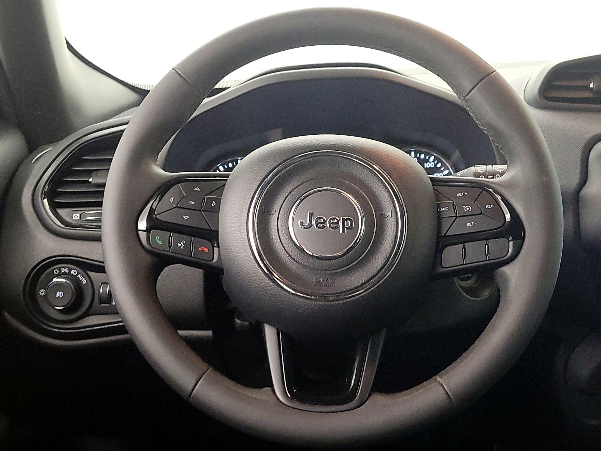 Thumbnail: 2022 Jeep Renegade - 10