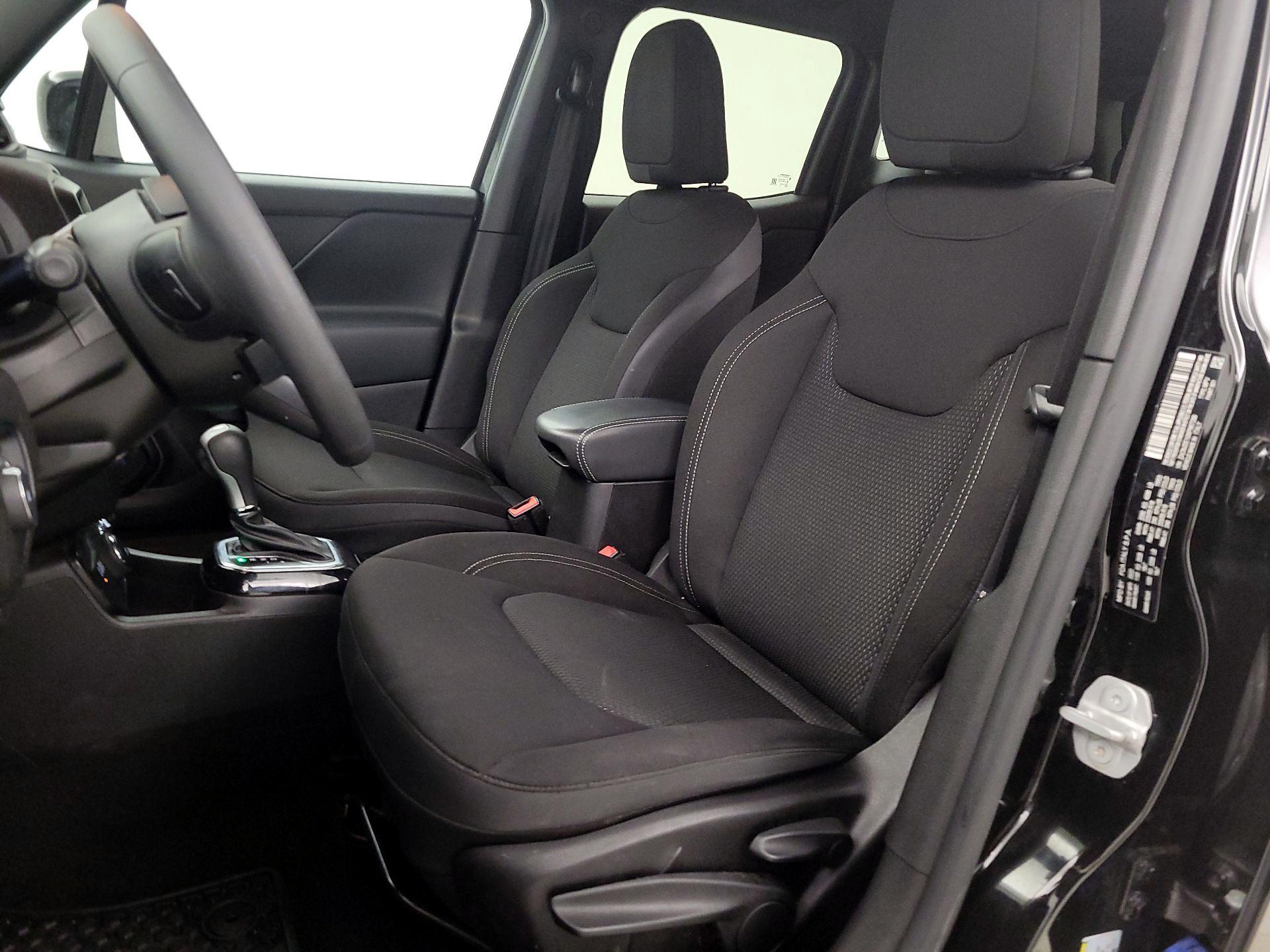 Thumbnail: 2022 Jeep Renegade - 11