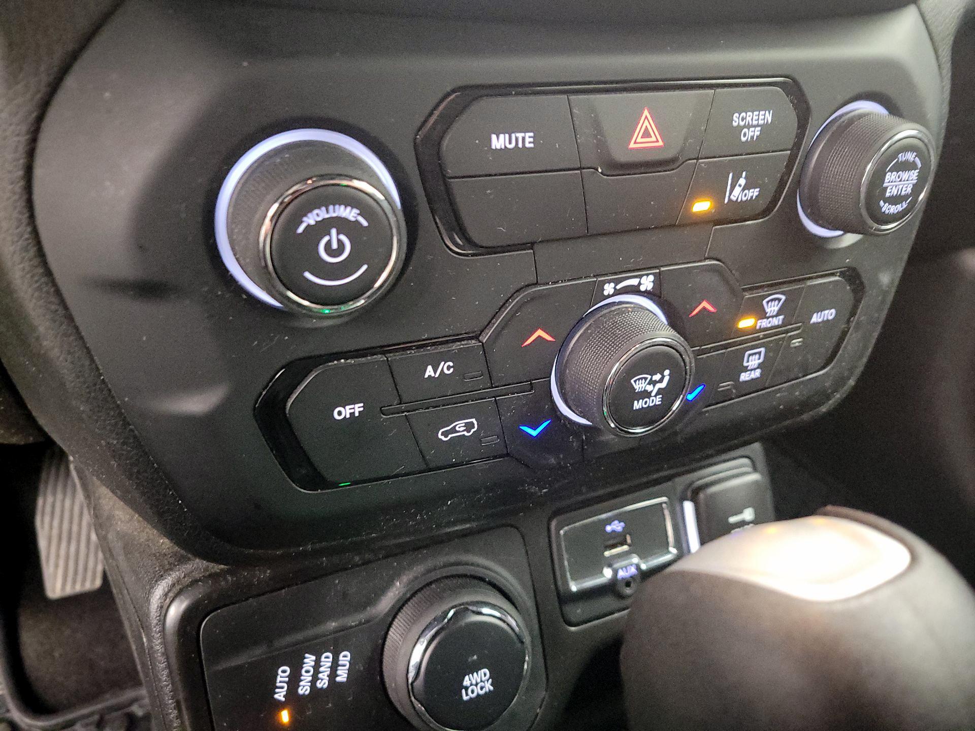 Thumbnail: 2022 Jeep Renegade - 17