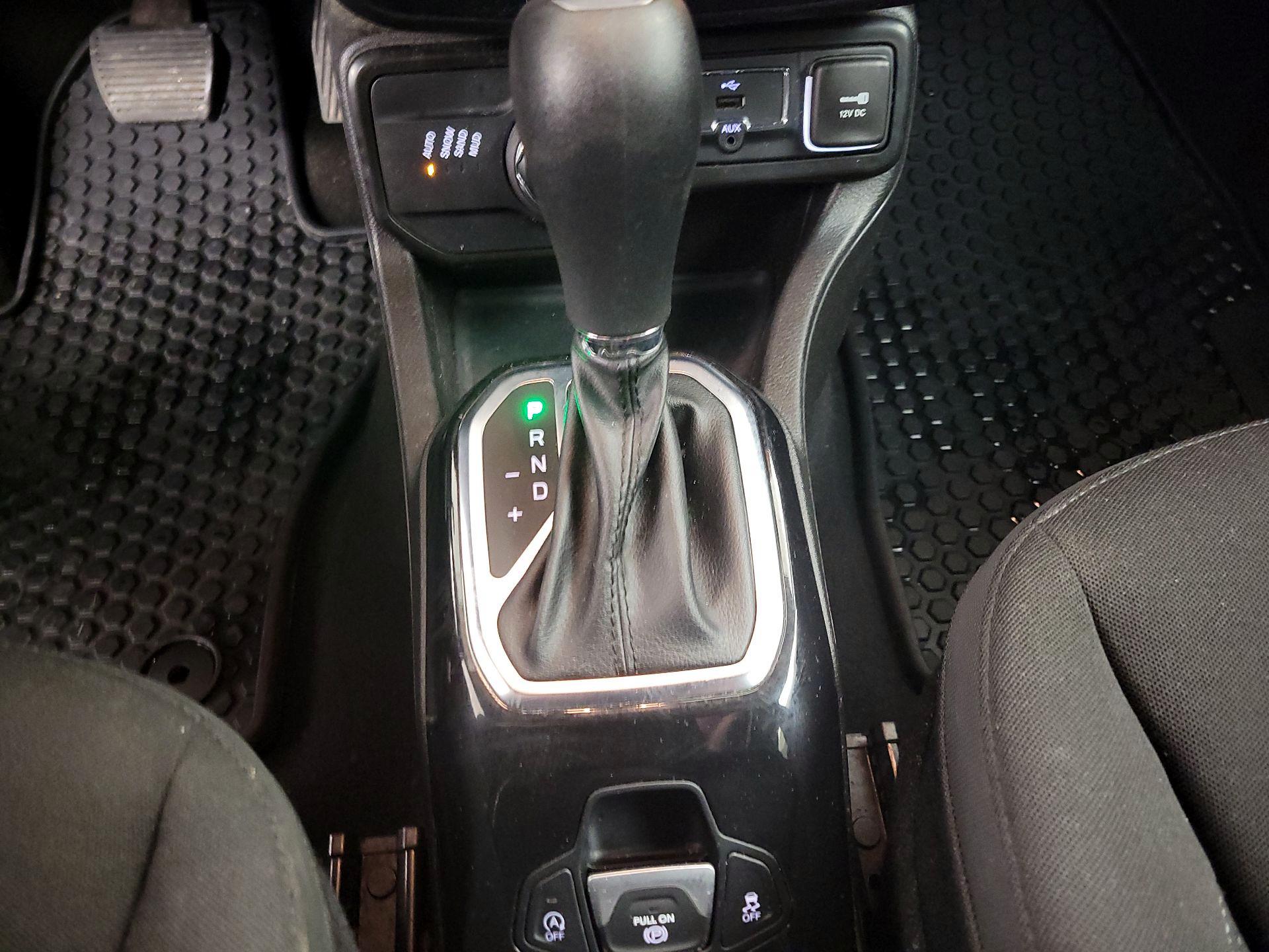 Thumbnail: 2022 Jeep Renegade - 18