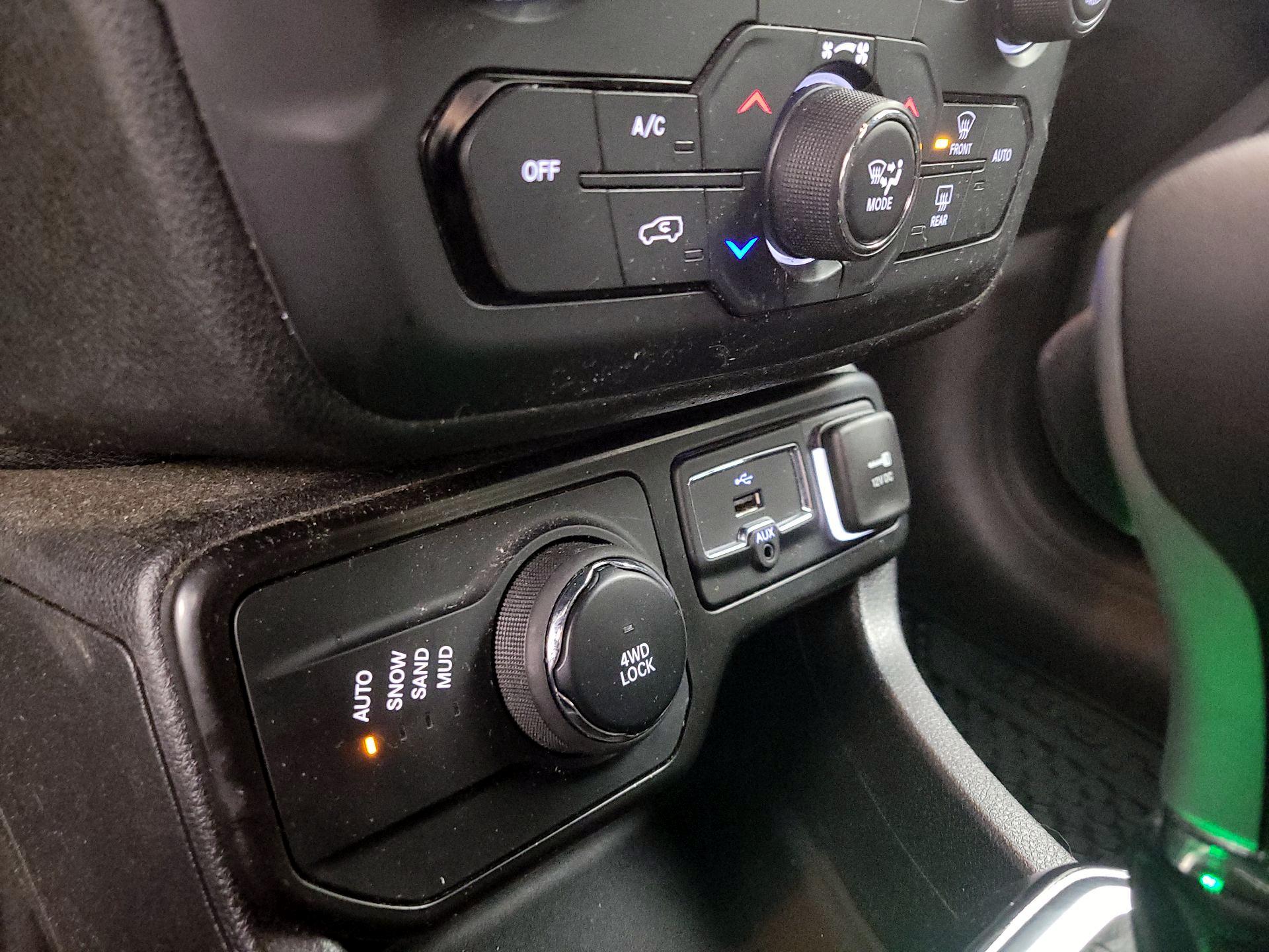 Thumbnail: 2022 Jeep Renegade - 19