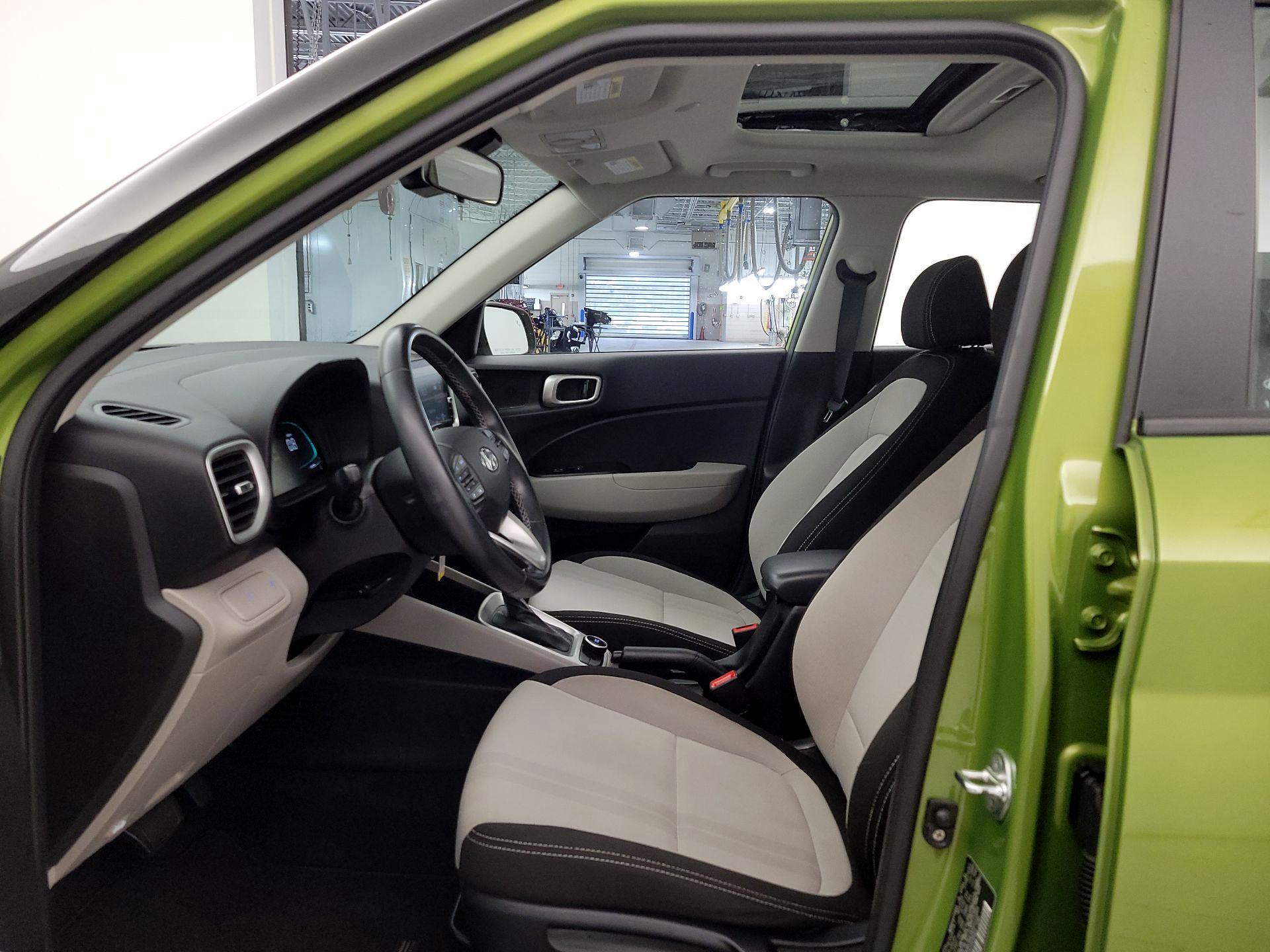 Thumbnail: 2023 Hyundai Venue - 11