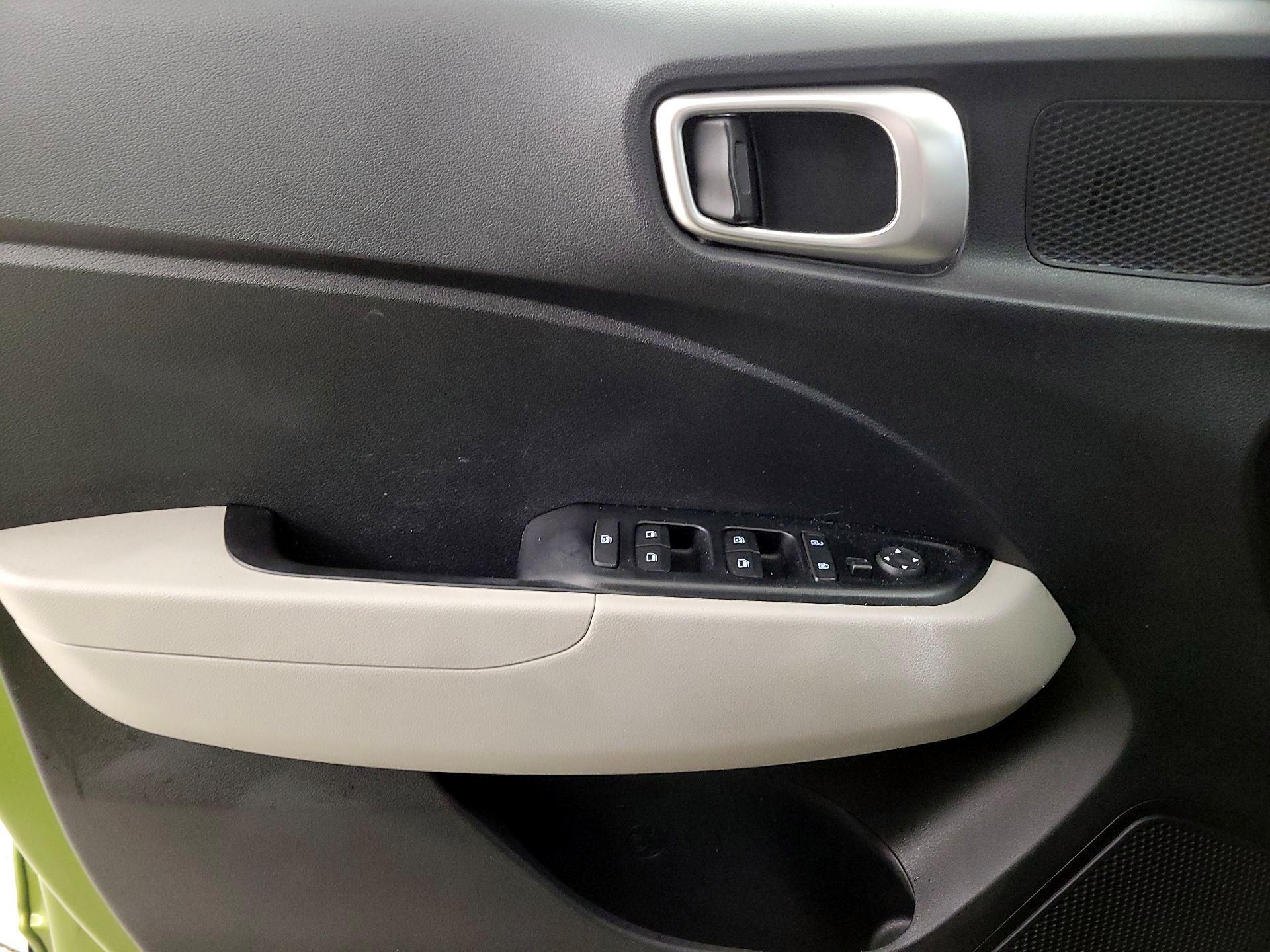 Thumbnail: 2023 Hyundai Venue - 12