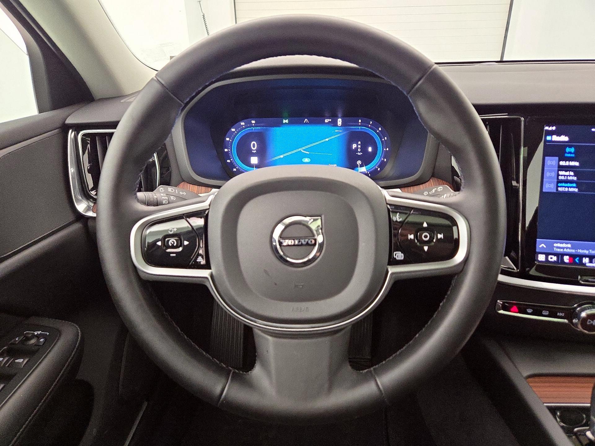 Thumbnail: 2025 Volvo S60 - 10